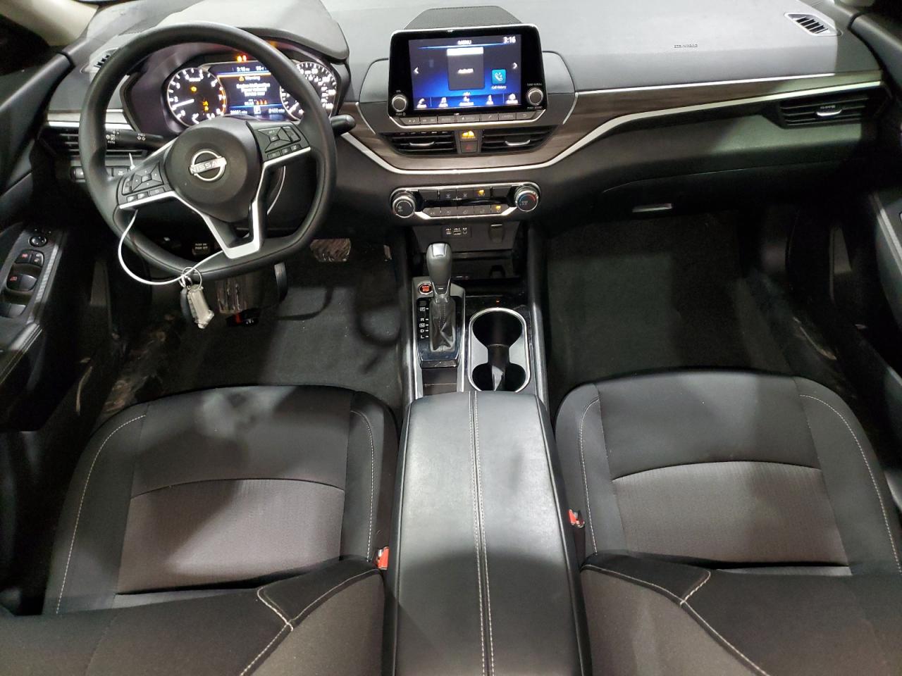 2024 Nissan Altima - Image 8