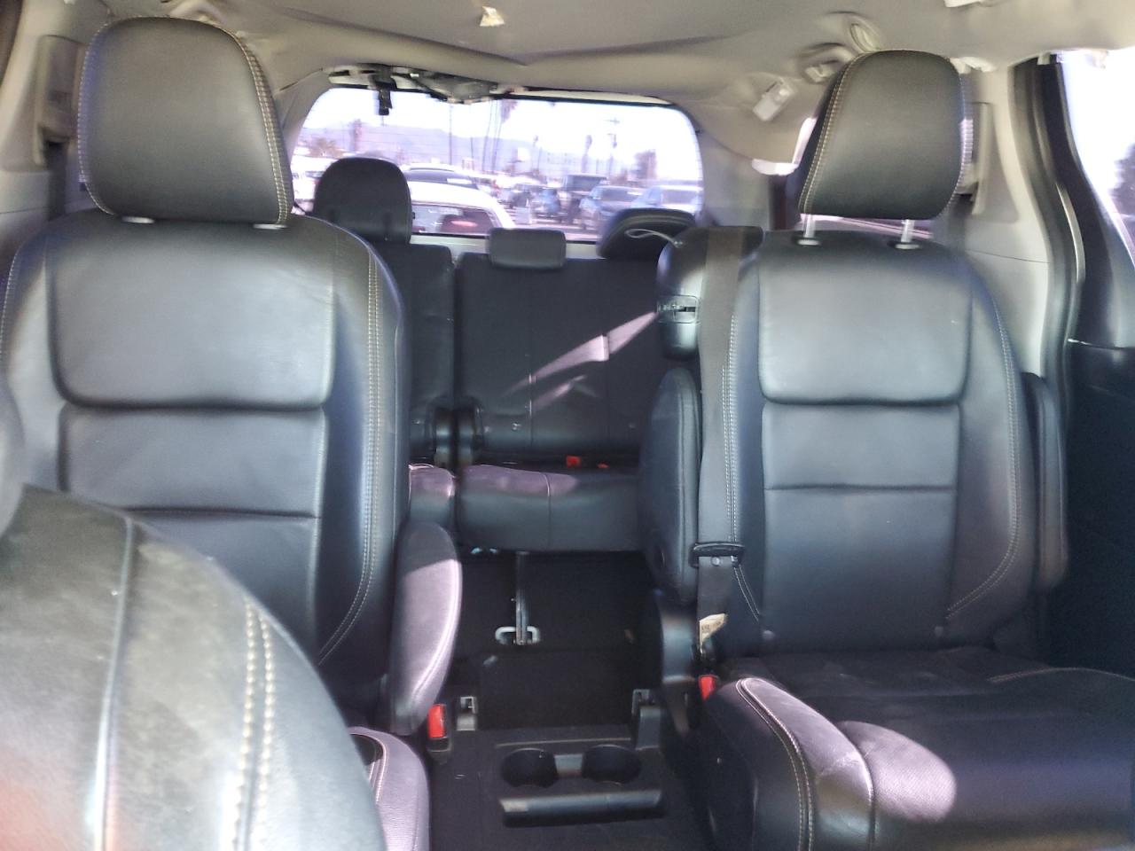 2020 Toyota Sienna - Image 10