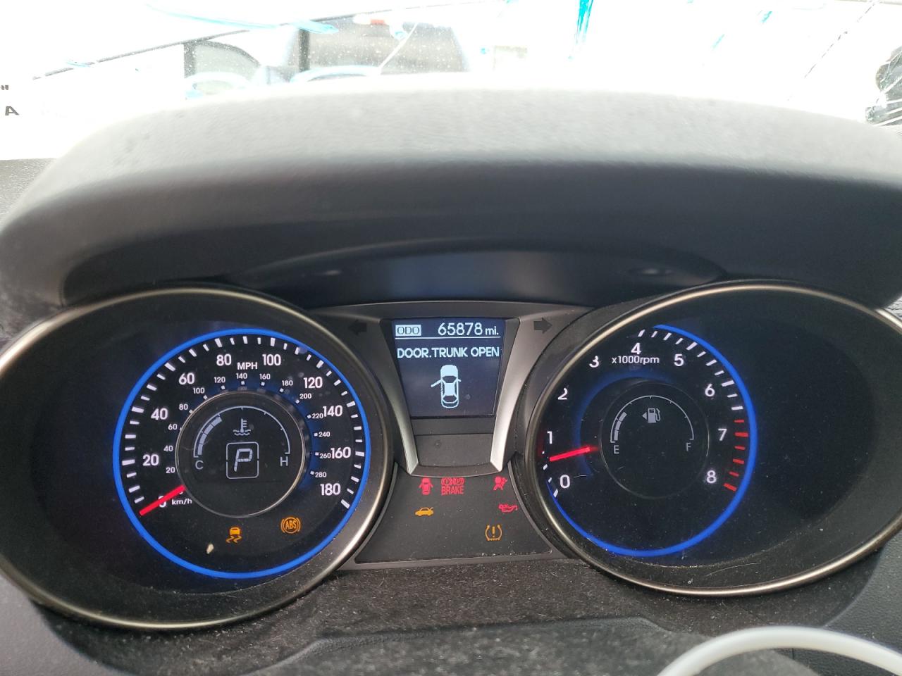 2014 Hyundai Genesis - Image 9