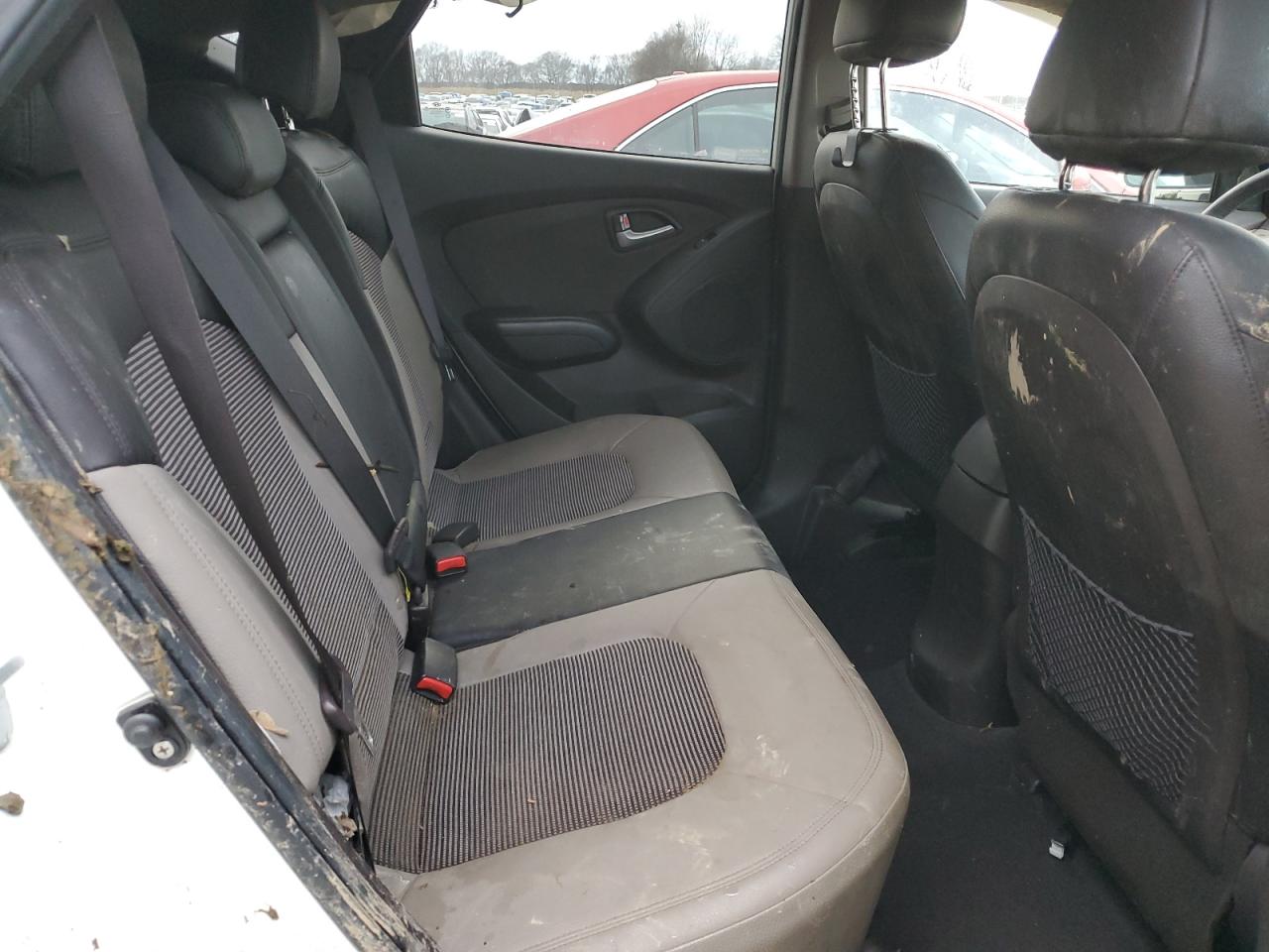 2011 Hyundai Tucson - Image 11