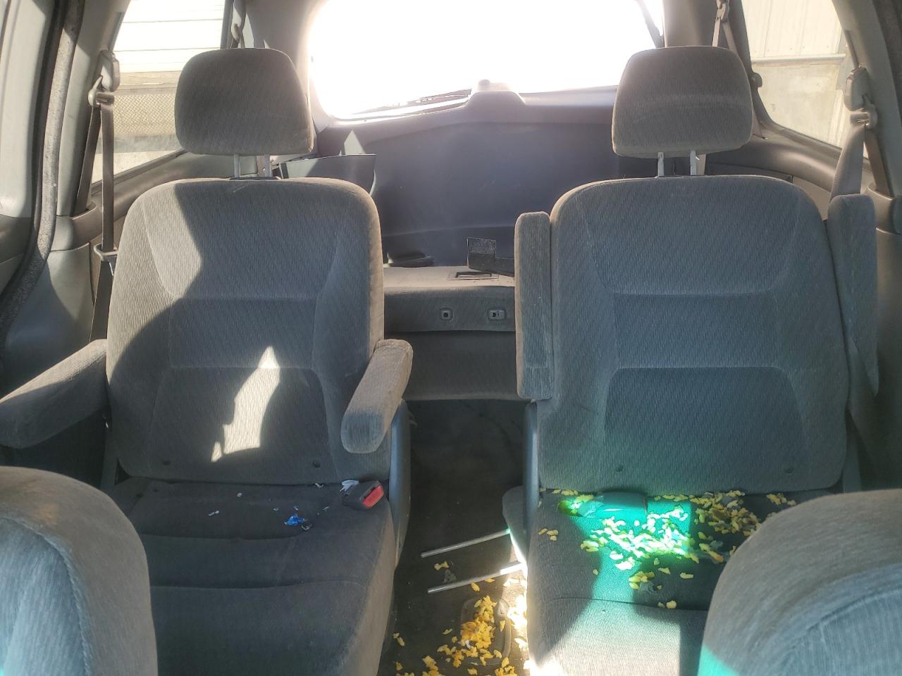 2004 Honda Odyssey - Image 10