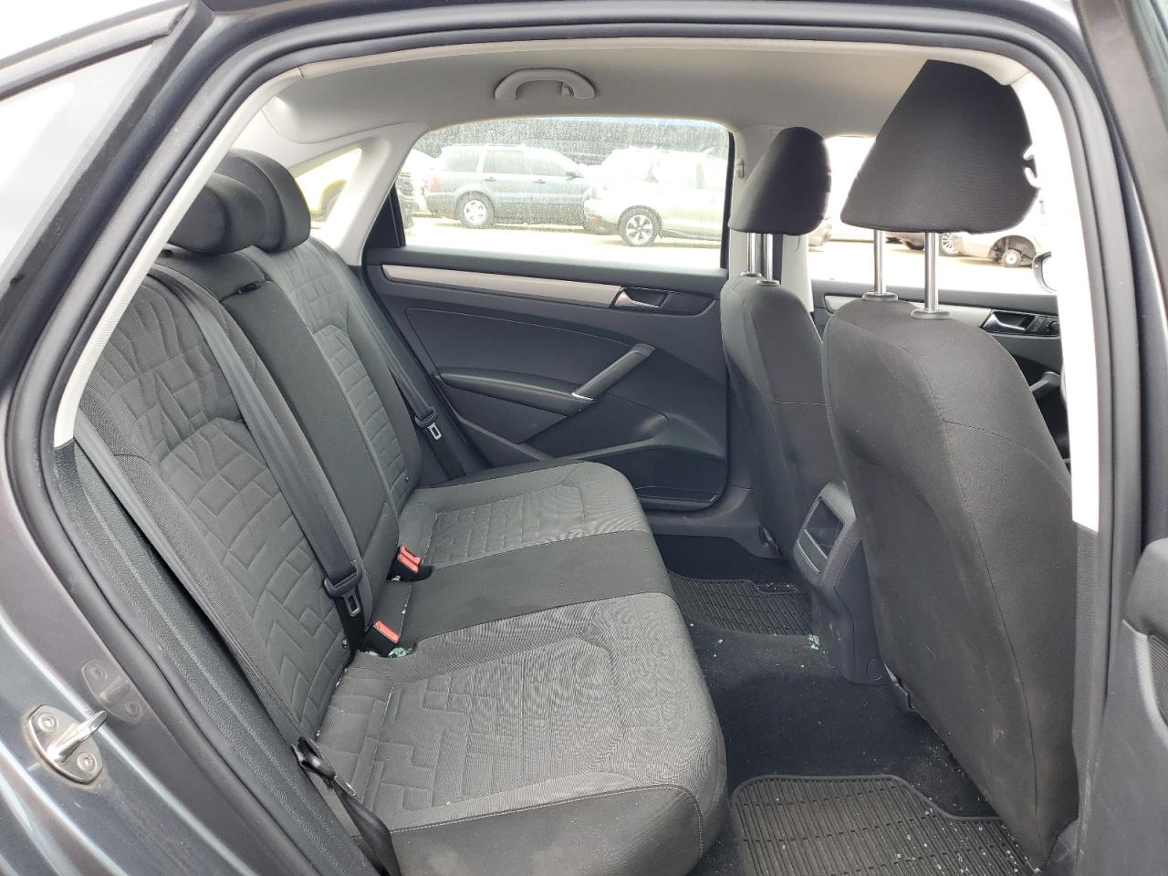 2021 Volkswagen Passat - Image 10