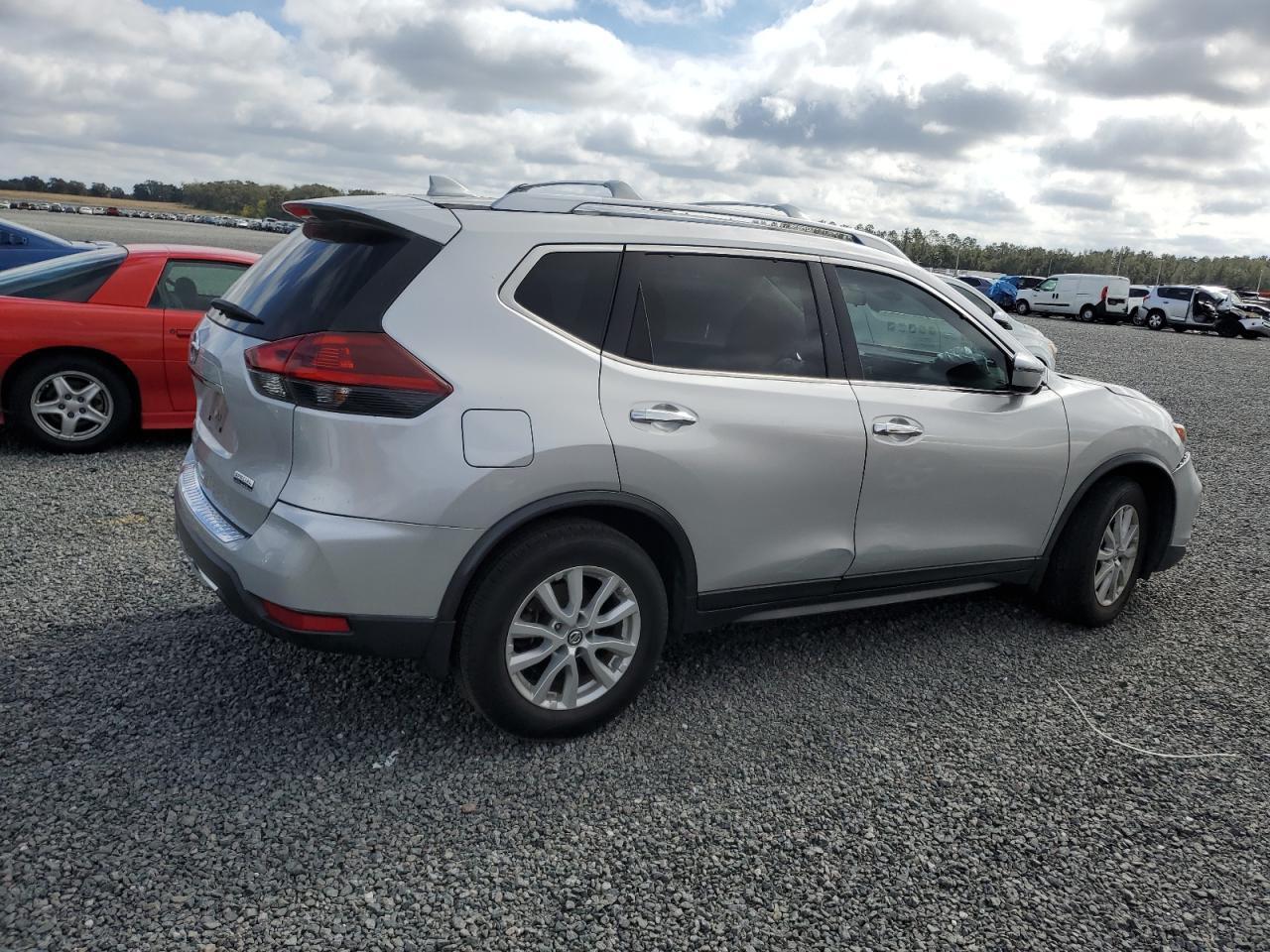 2019 Nissan Rogue - Image 3