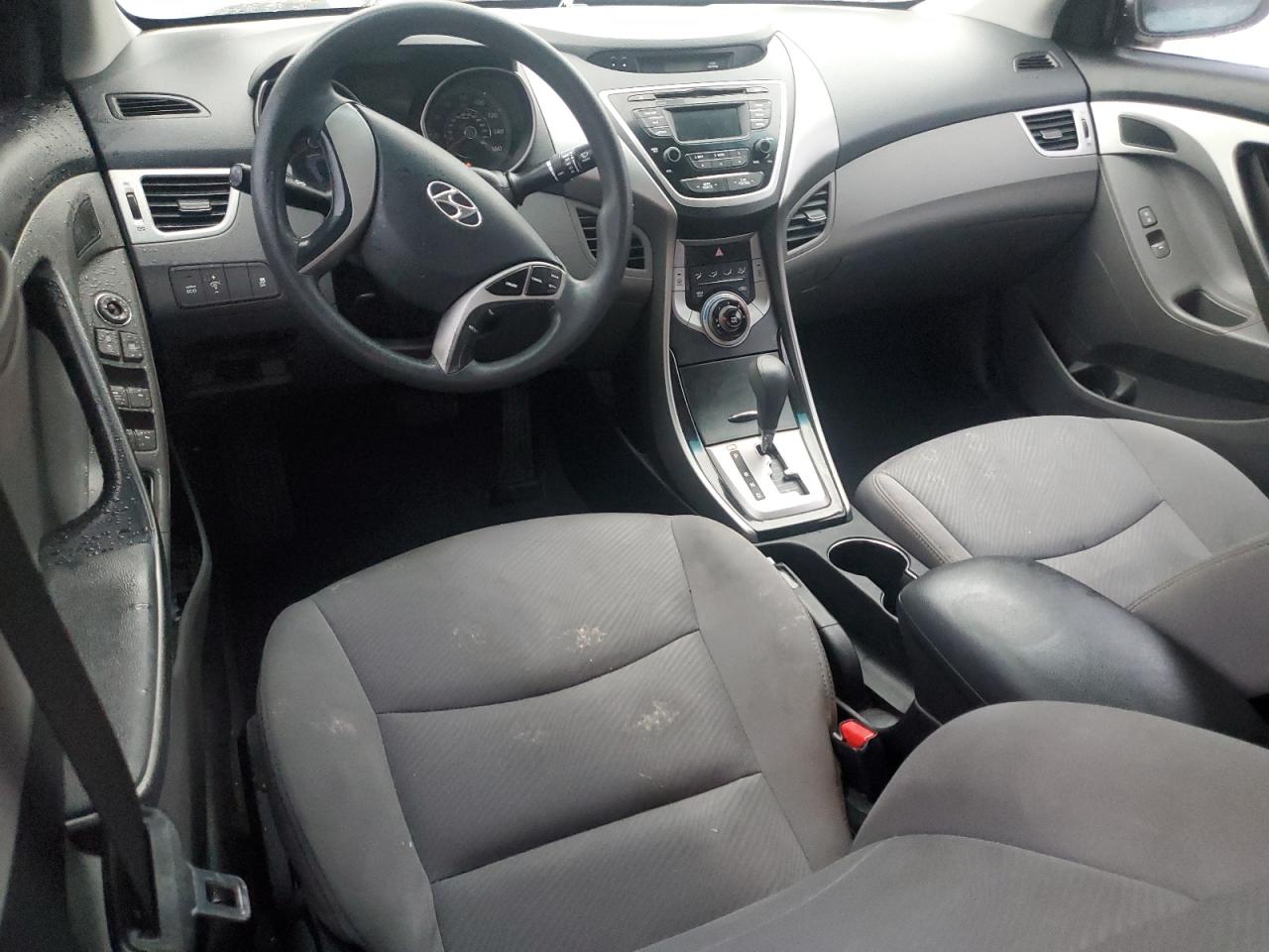 2013 Hyundai Elantra - Image 8