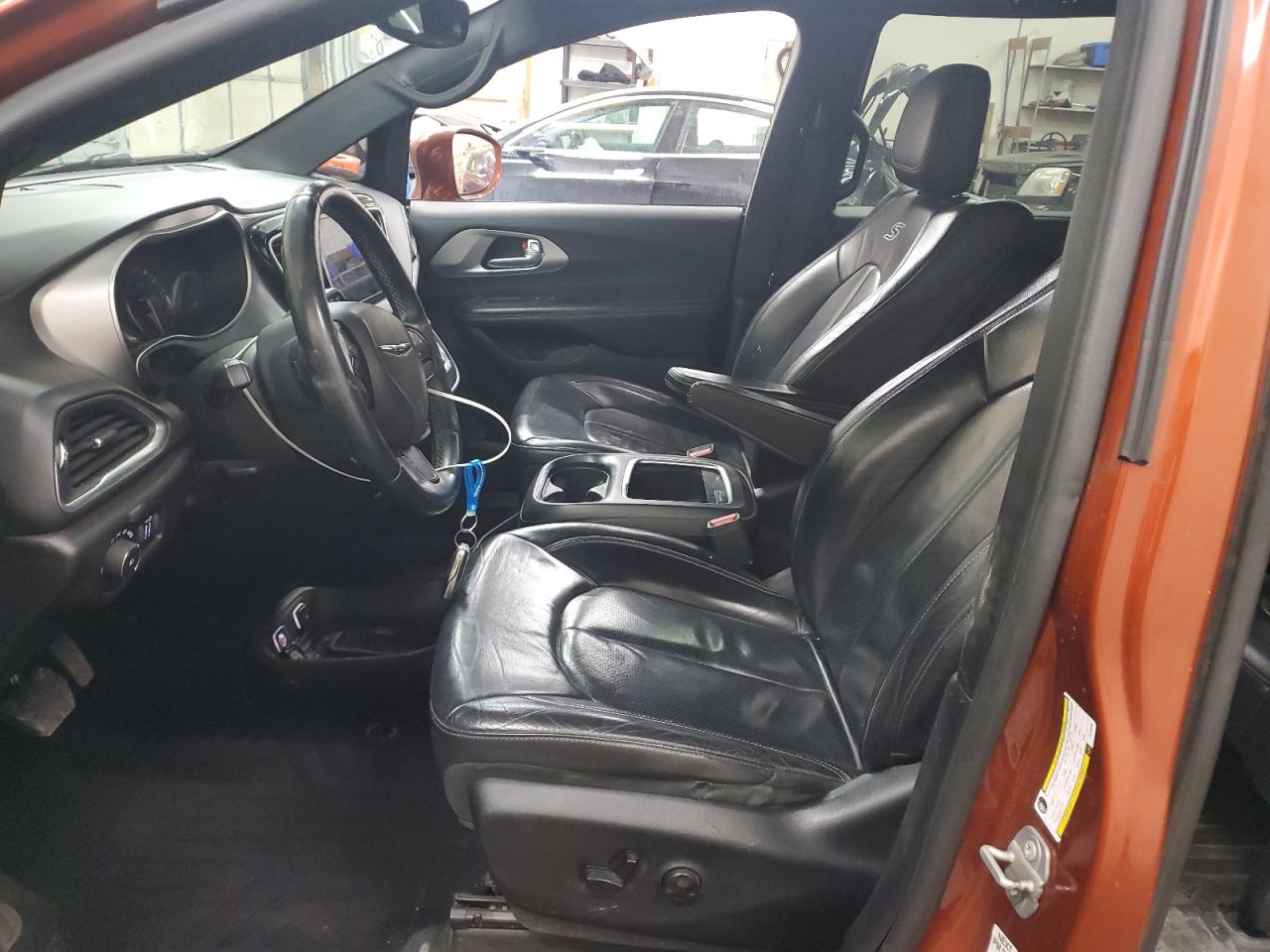 2018 Chrysler Pacifica - Image 7