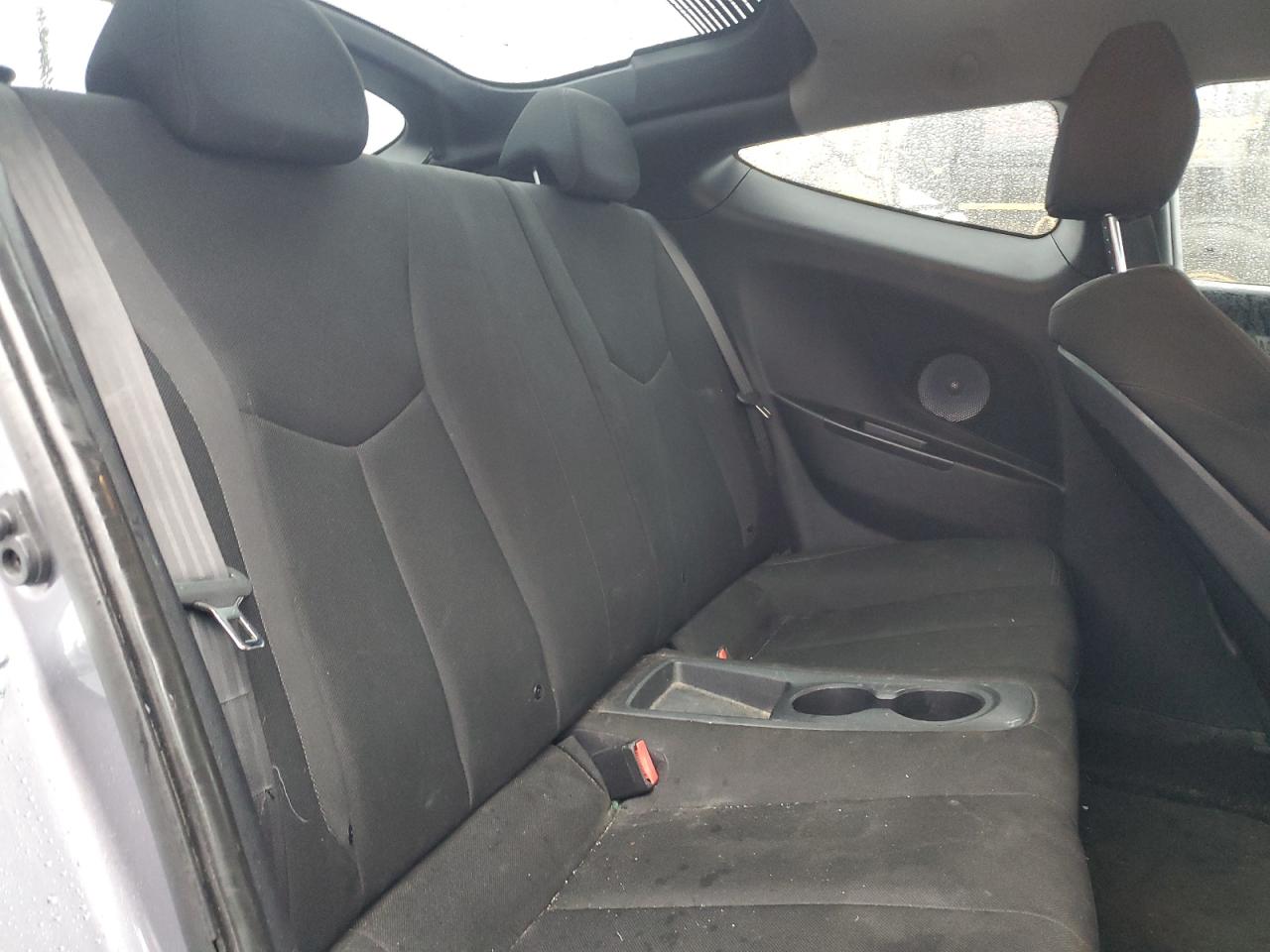 2017 Hyundai Veloster - Image 10