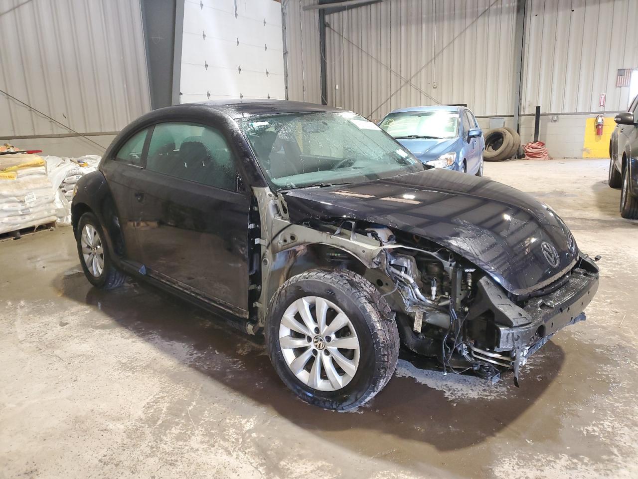 2016 Volkswagen Beetle - Image 4