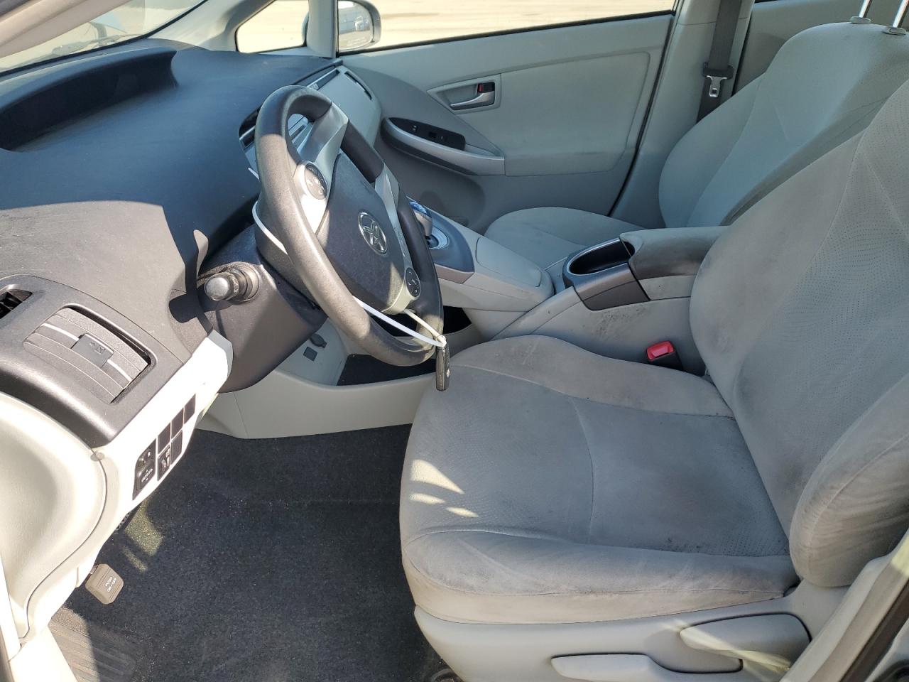 2012 Toyota Prius - Image 7