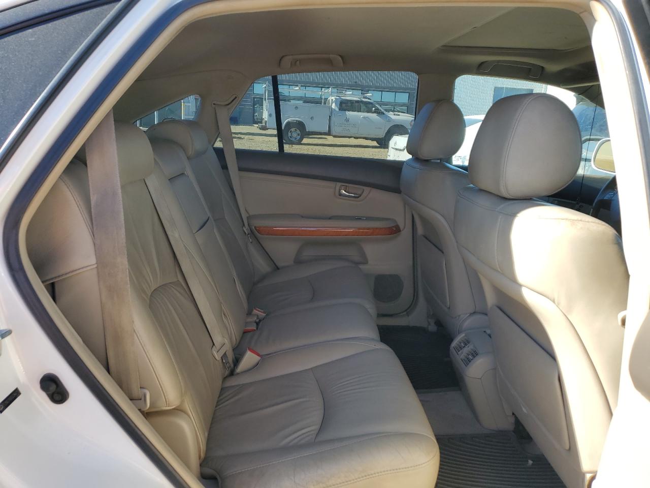 2005 Lexus RX - Image 11