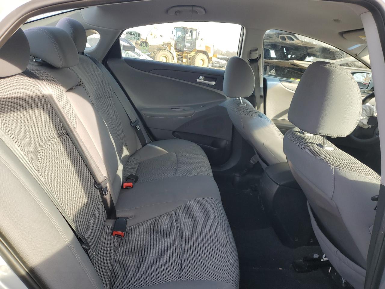 2012 Hyundai Sonata - Image 11