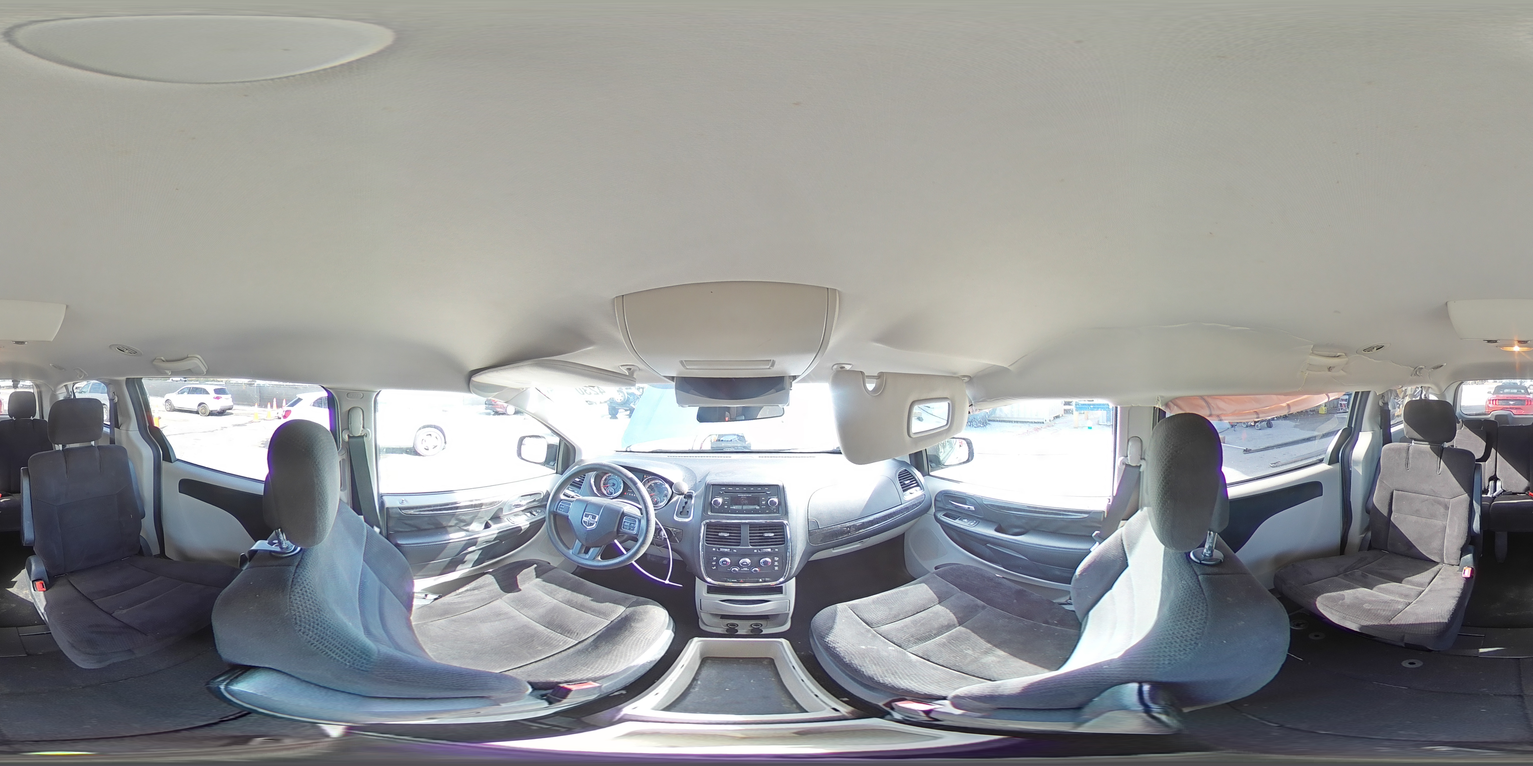 2014 Dodge Caravan - Image 15
