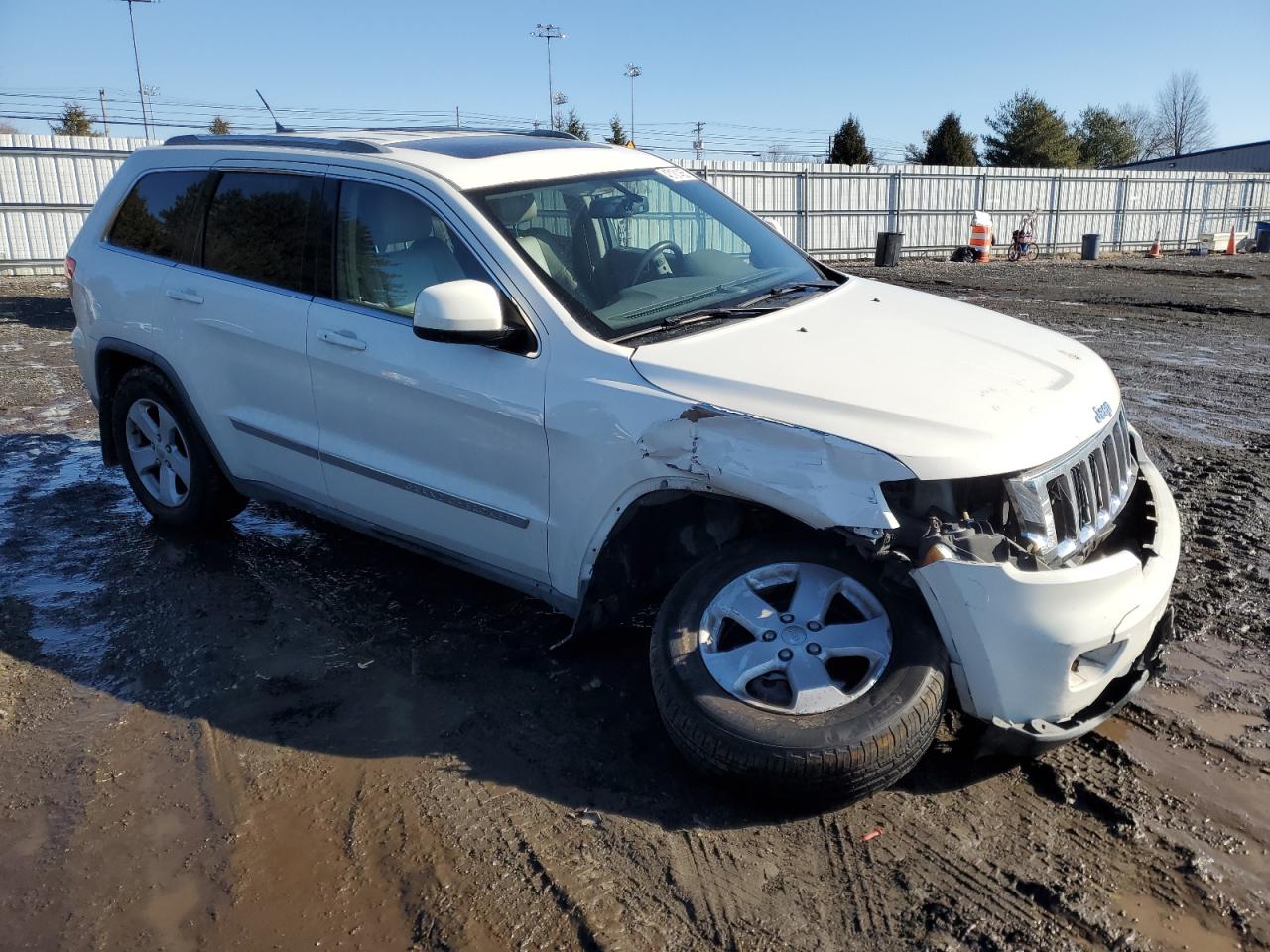 2011 Jeep Grand Cherokee - Image 4