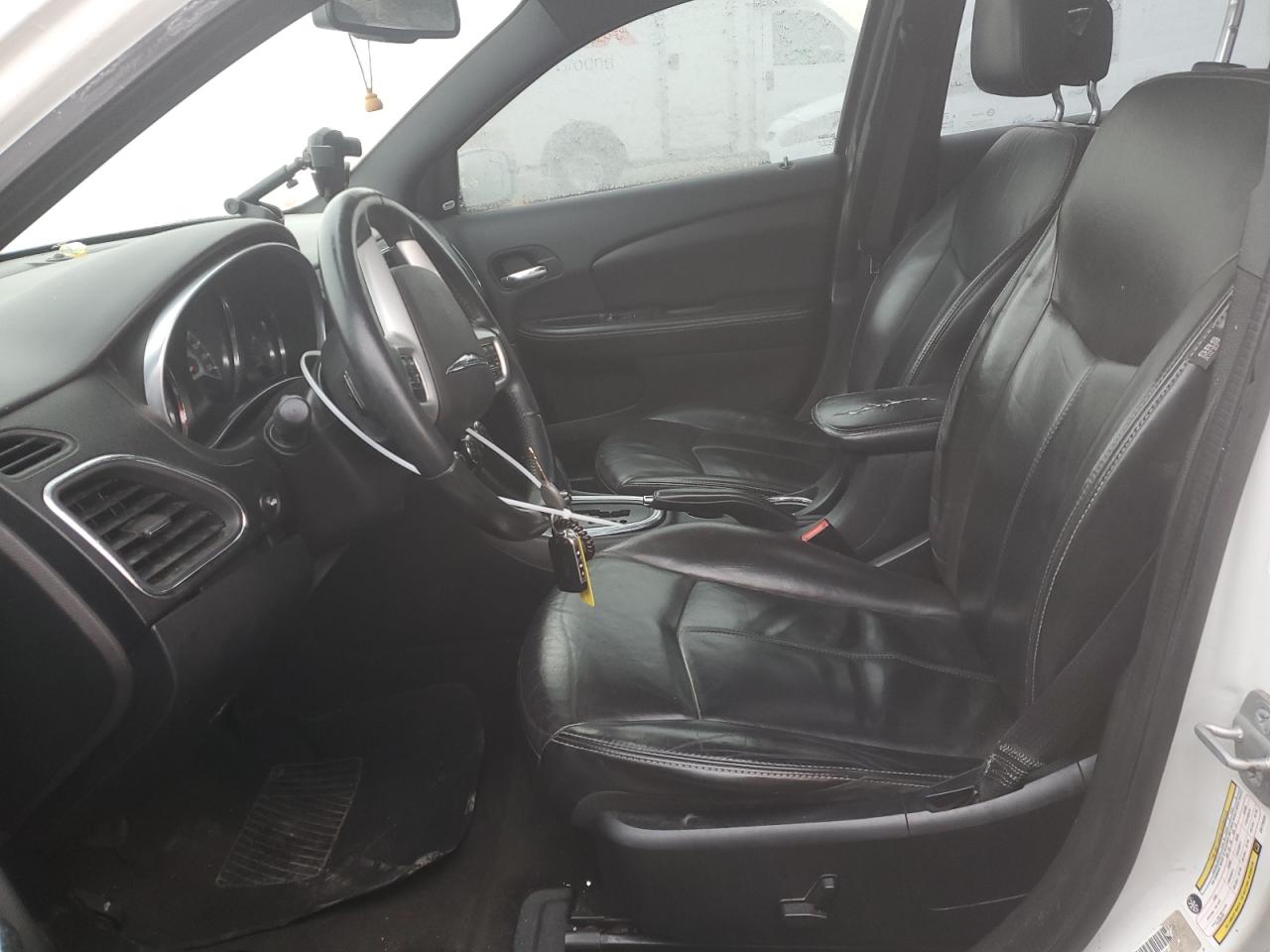 2014 Chrysler 200 - Image 7