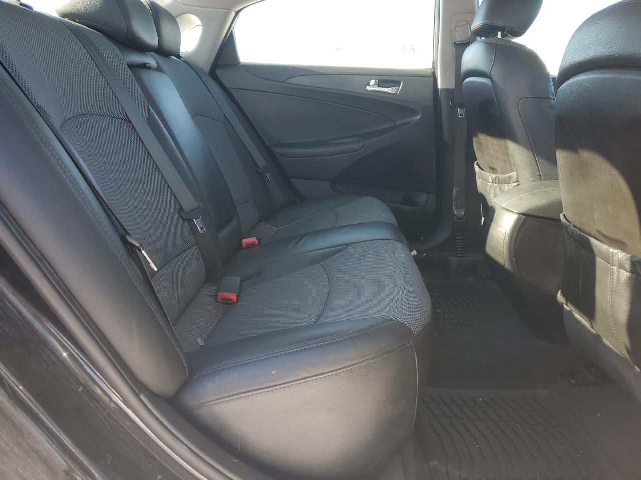 2011 Hyundai Sonata - Image 10