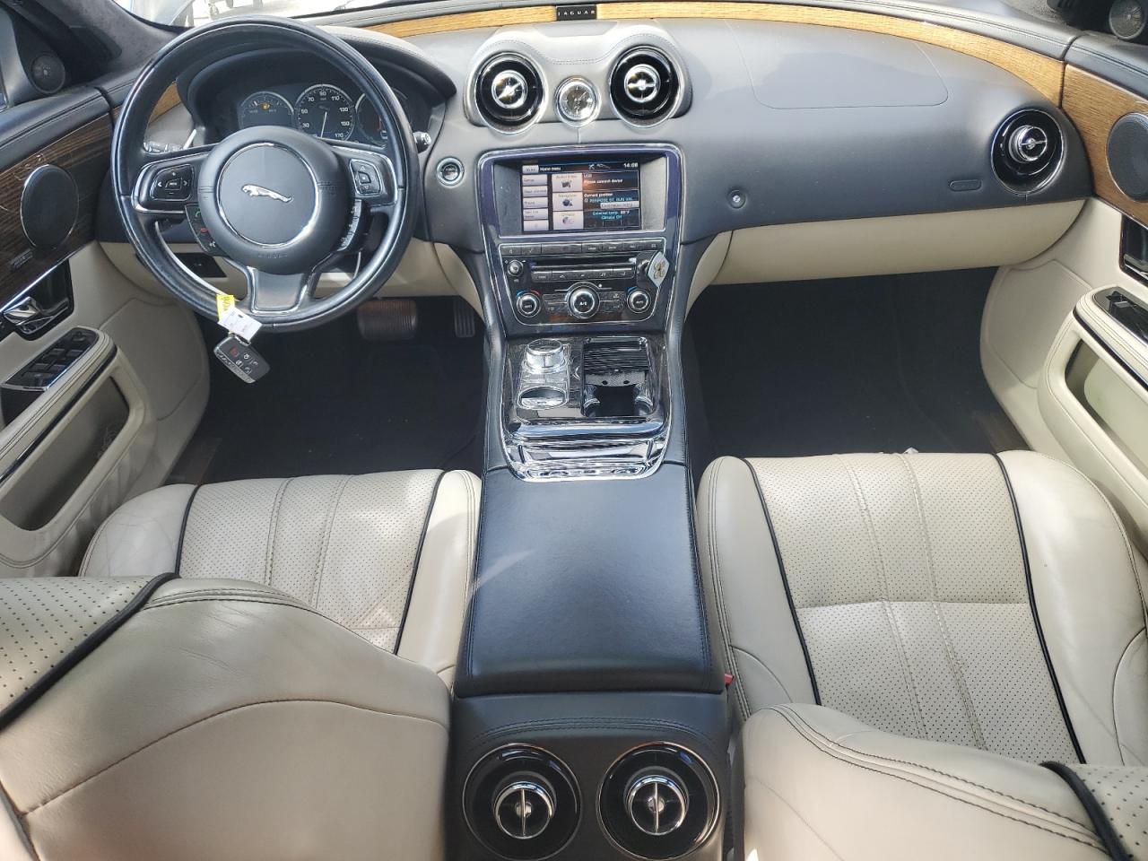 2013 Jaguar XJ - Image 8