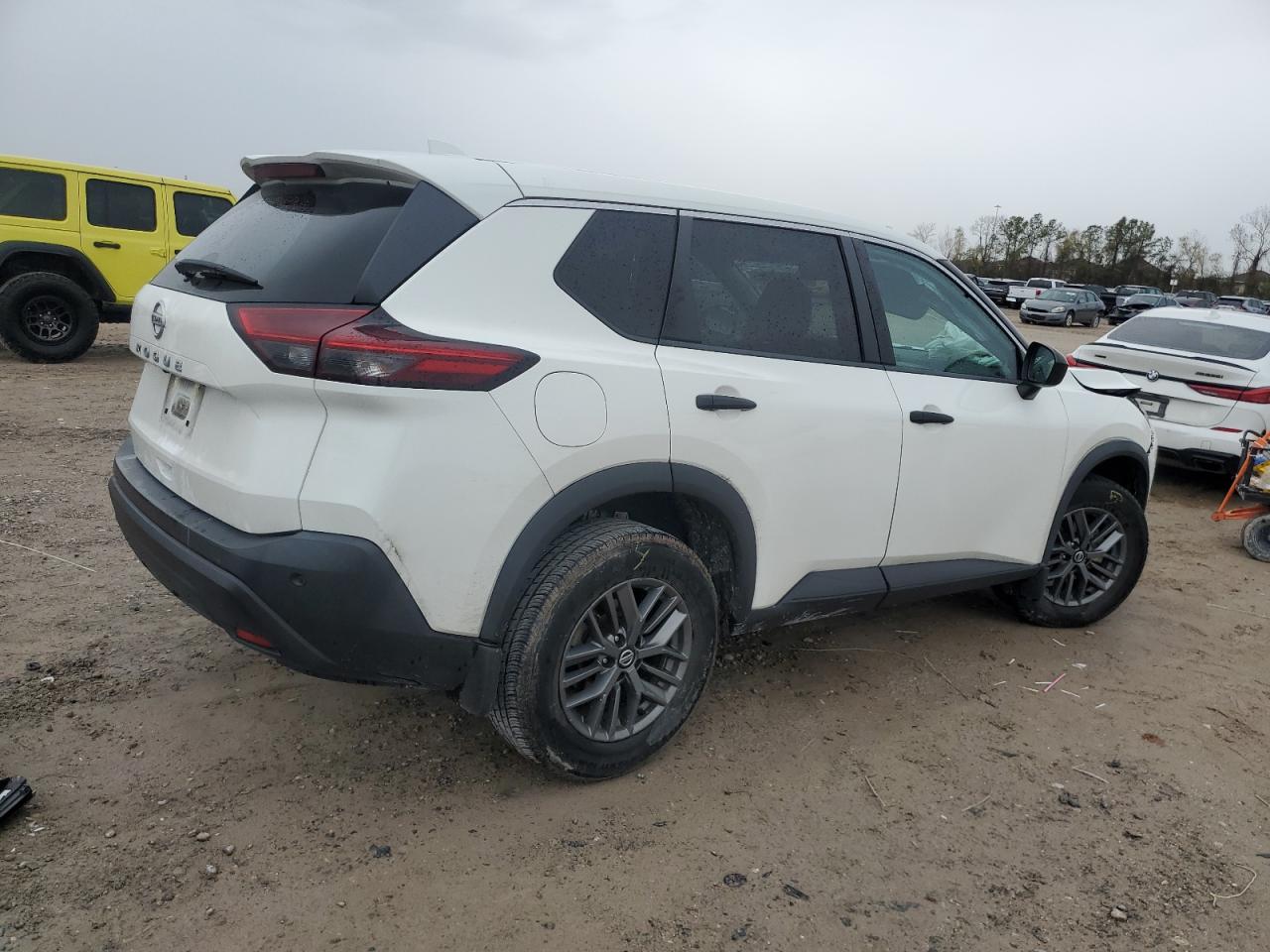 2021 Nissan Rogue - Image 3