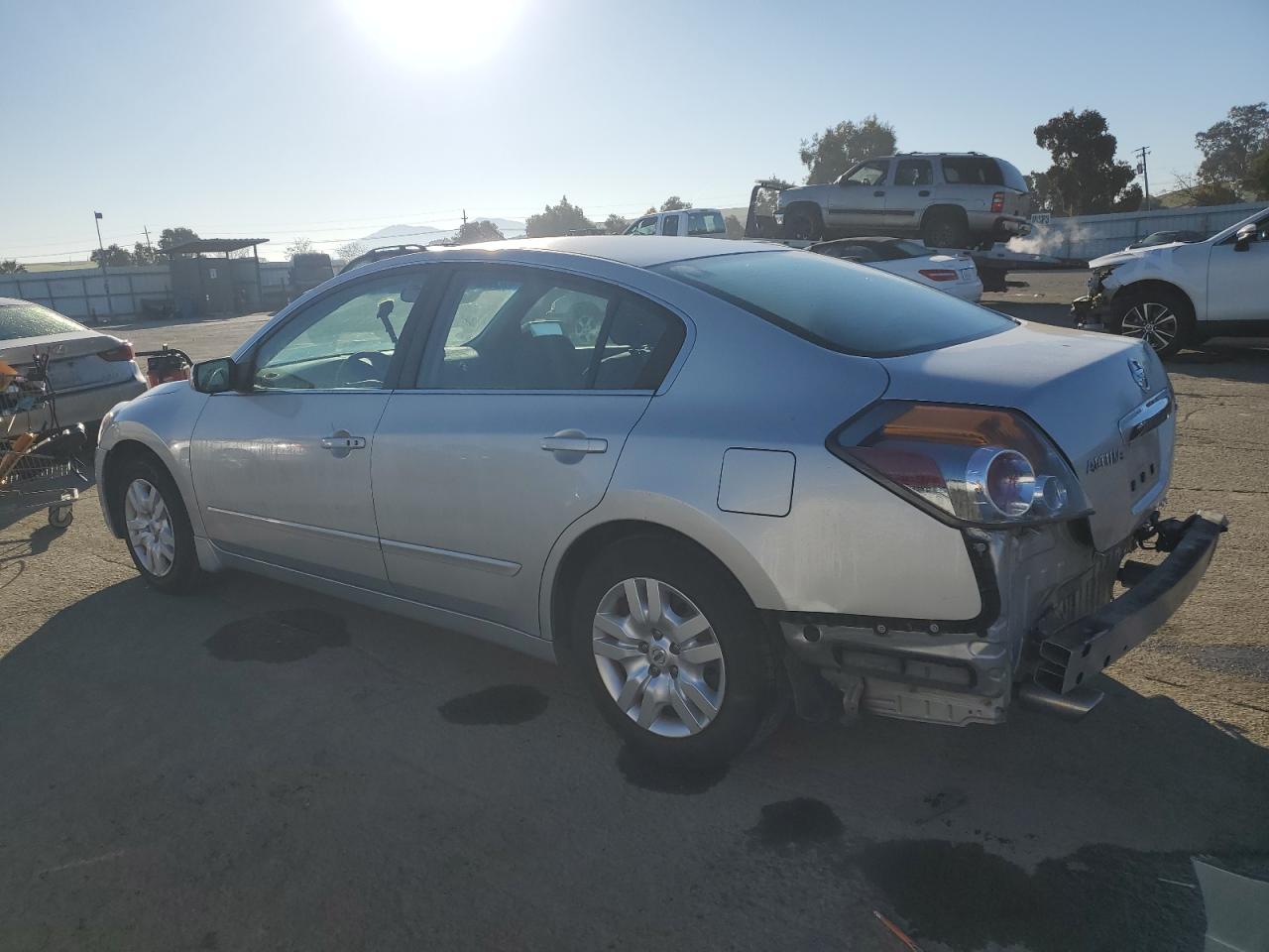 2010 Nissan Altima - Image 2