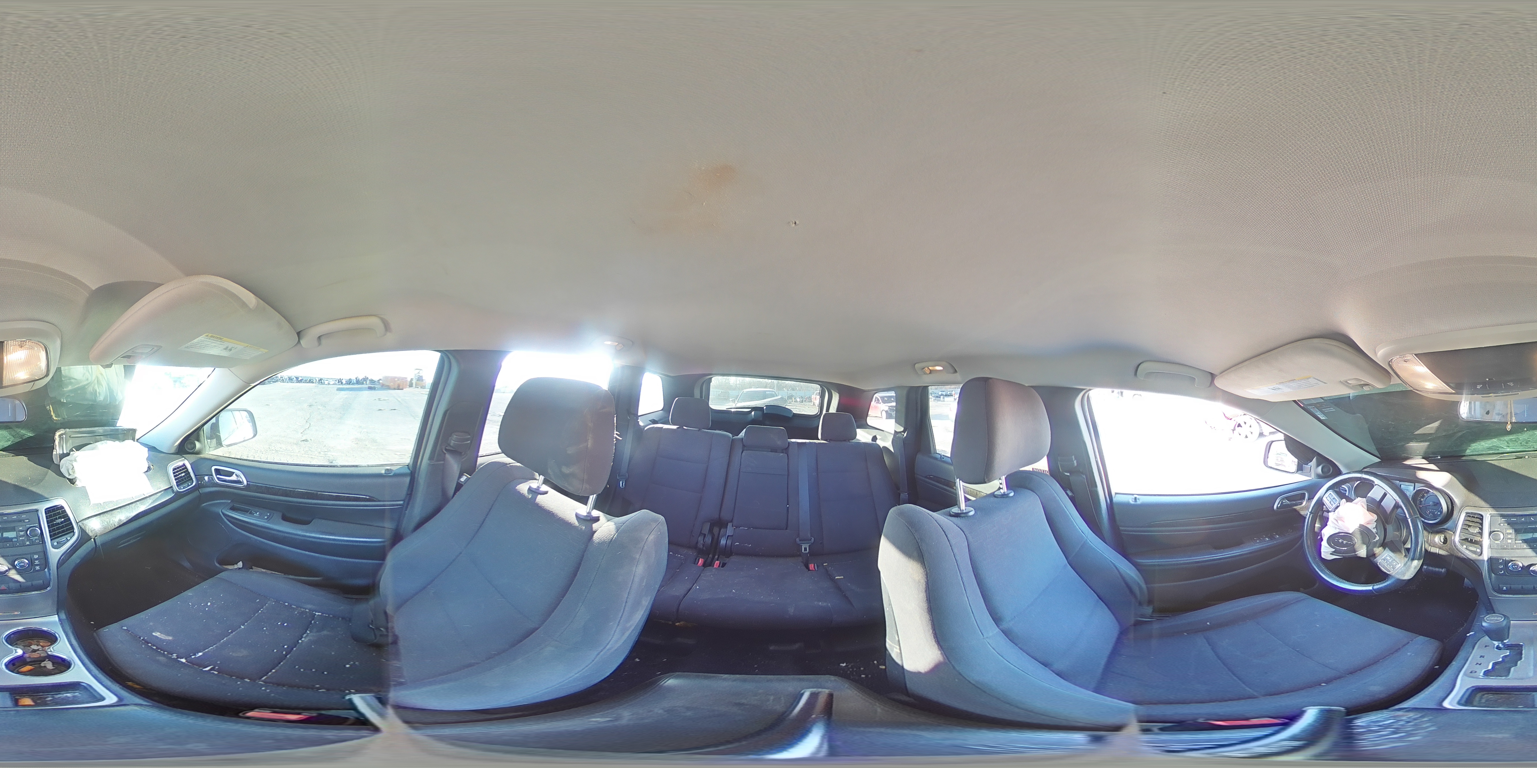 2011 Jeep Grand Cherokee - Image 14