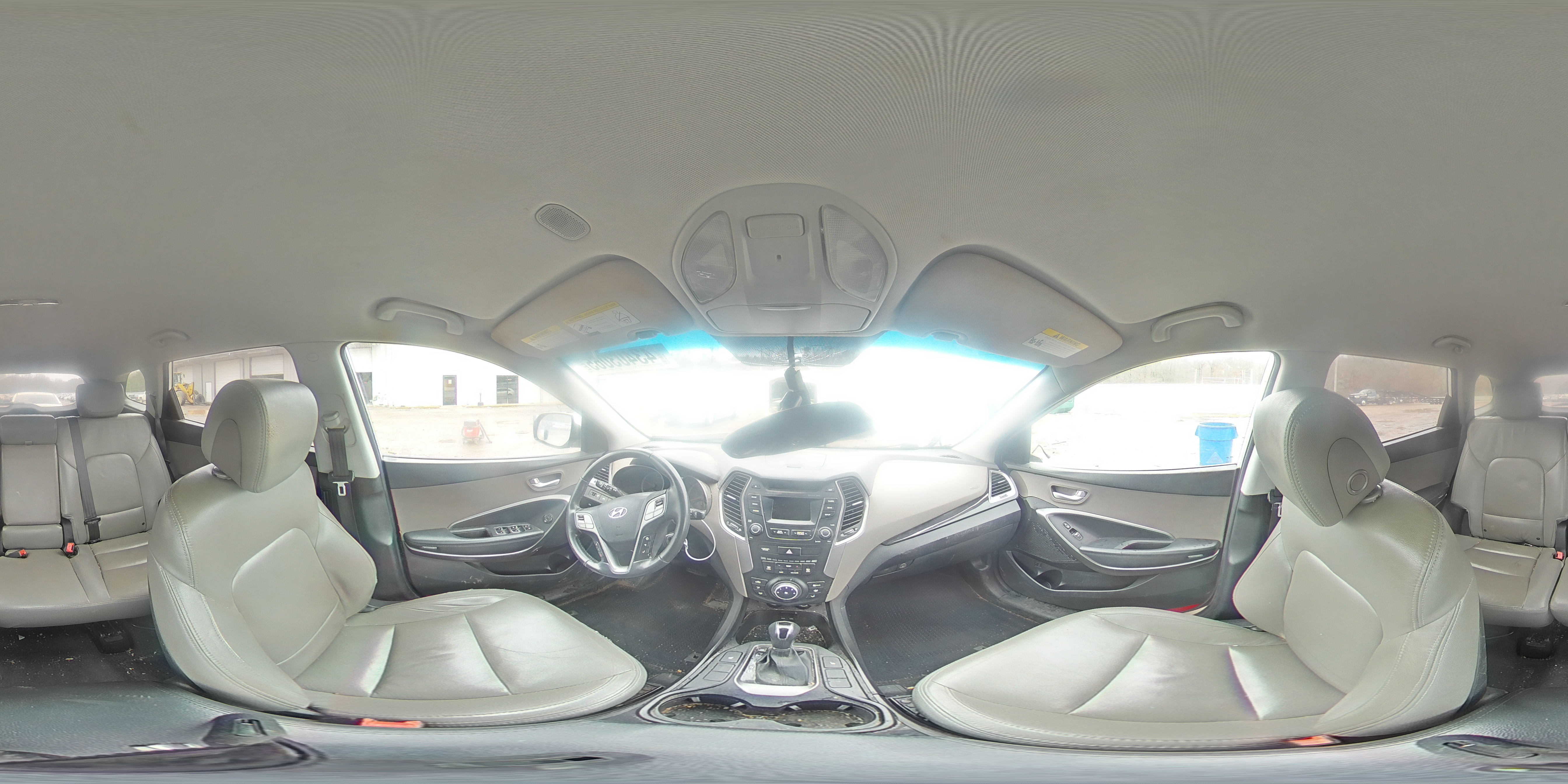 2014 Hyundai Santa Fe - Image 13