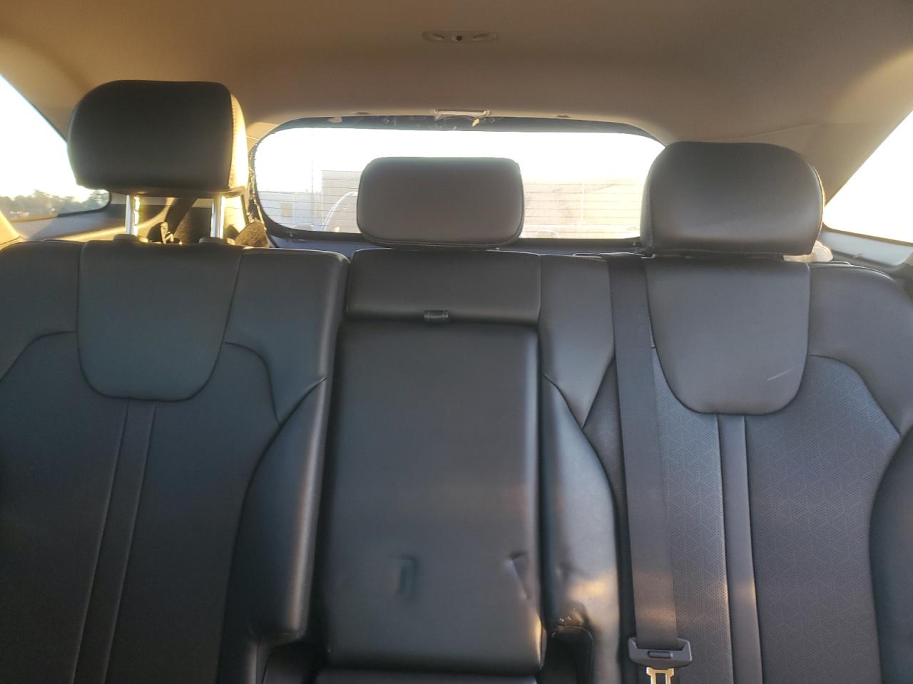 2022 Kia Sorento - Image 10