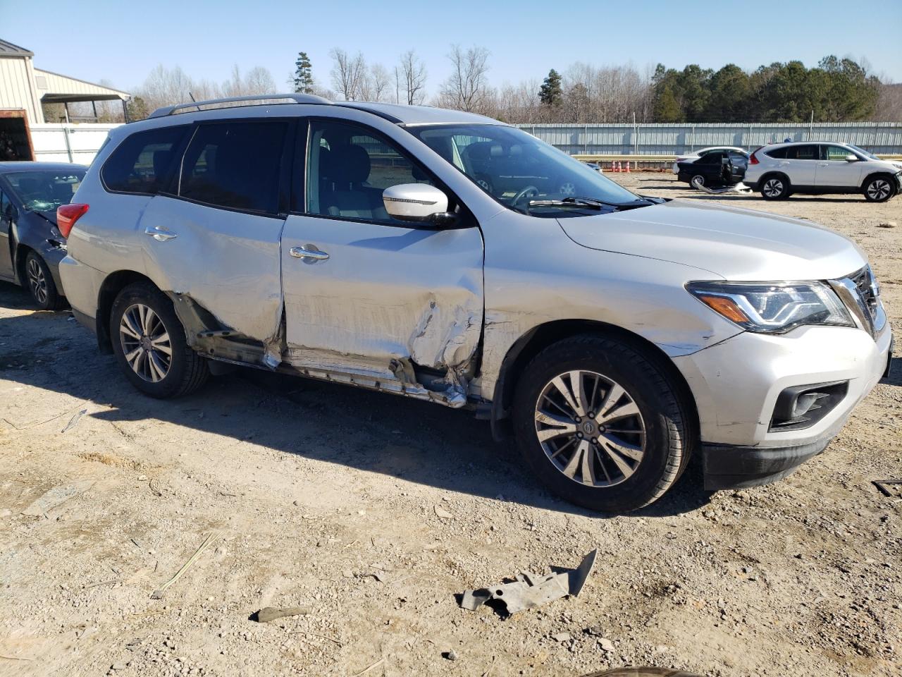 2018 Nissan Pathfinder - Image 4