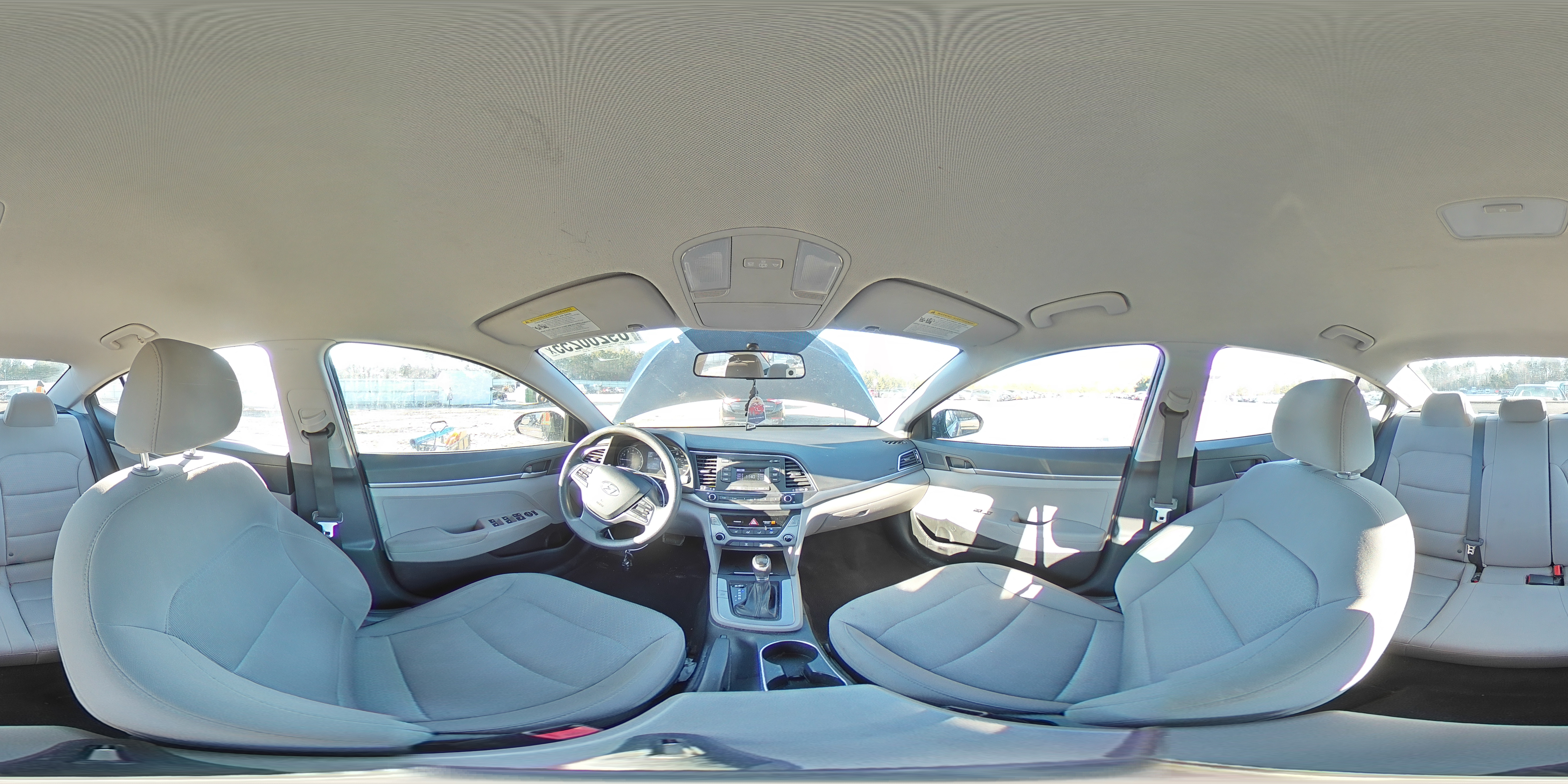 2018 Hyundai Elantra - Image 12