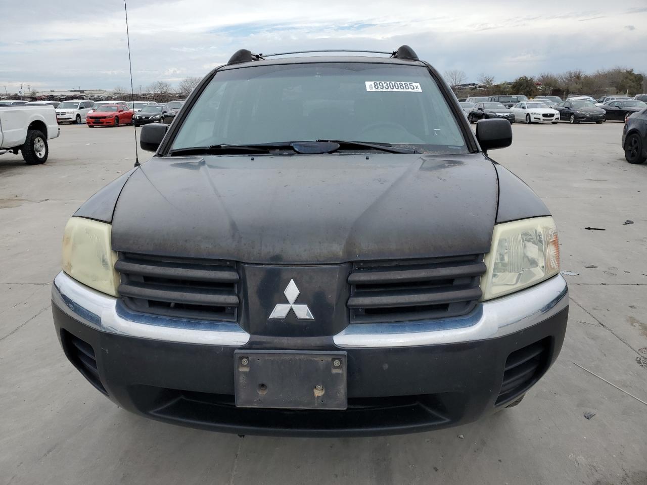 2004 Mitsubishi Endeavor - Image 5