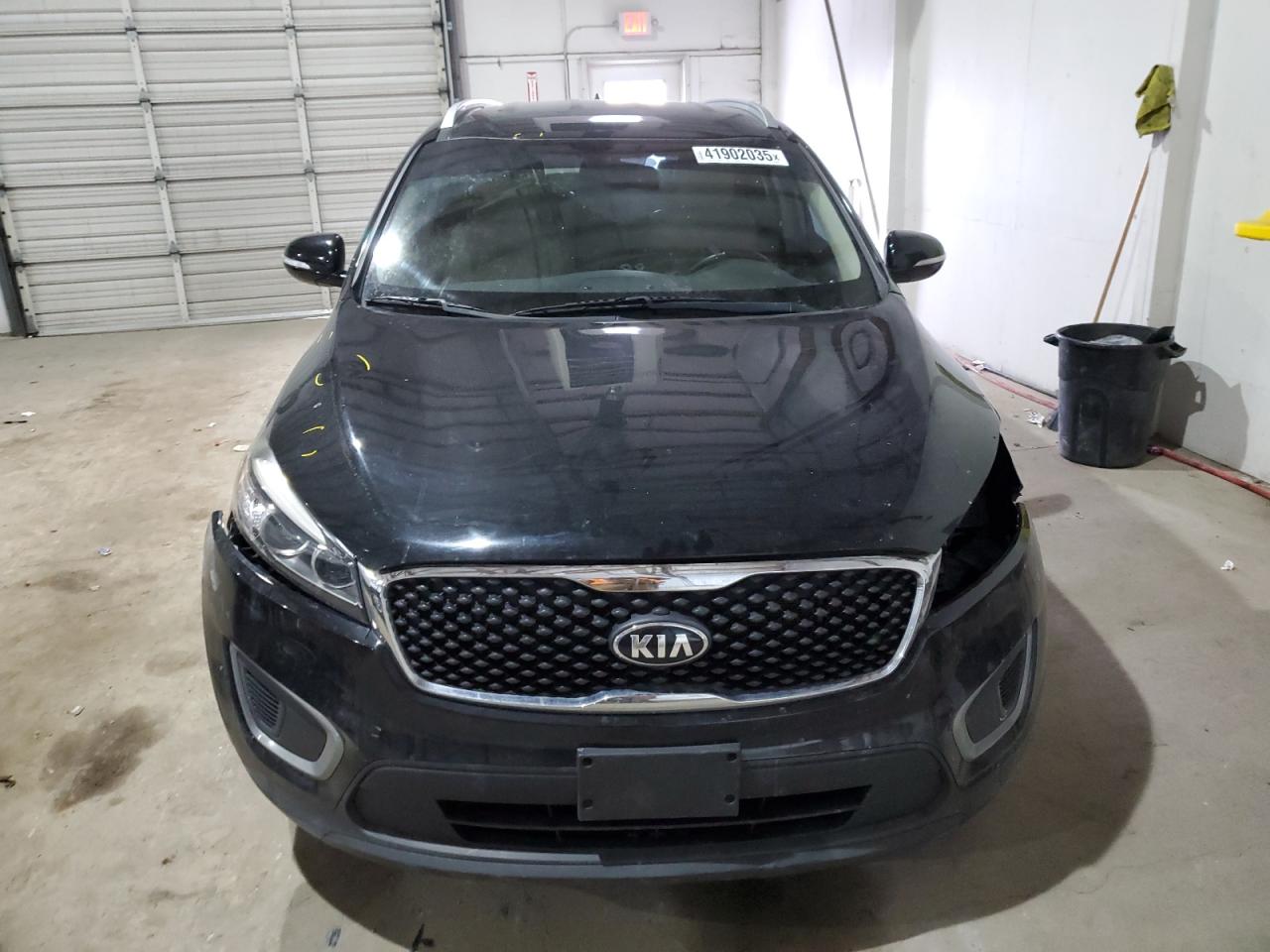 2016 Kia Sorento - Image 5