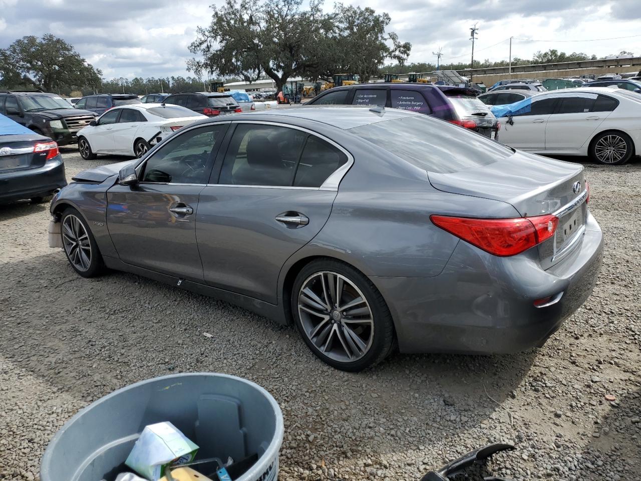 2016 Infiniti Q50 - Image 2