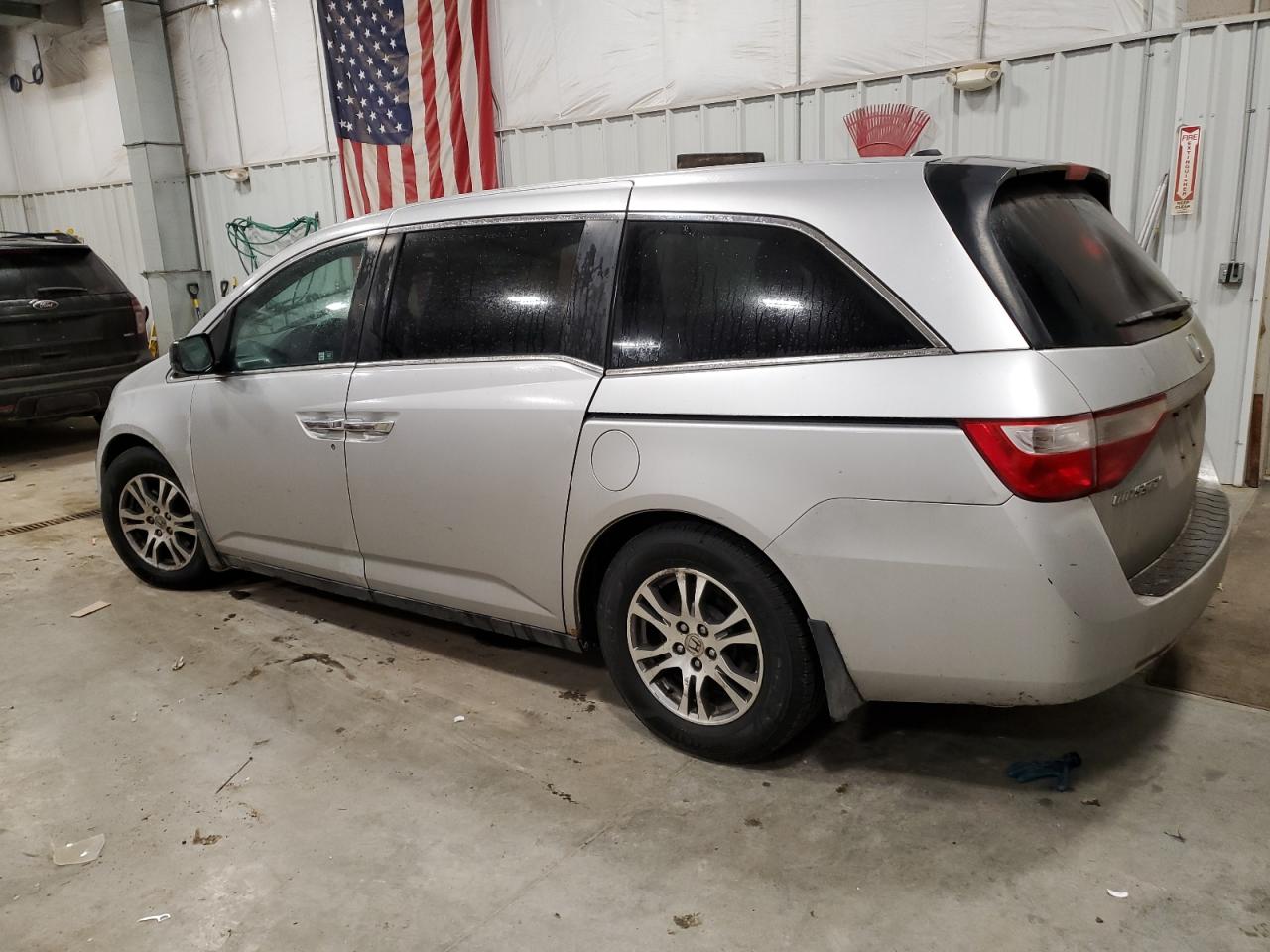 2012 Honda Odyssey - Image 2