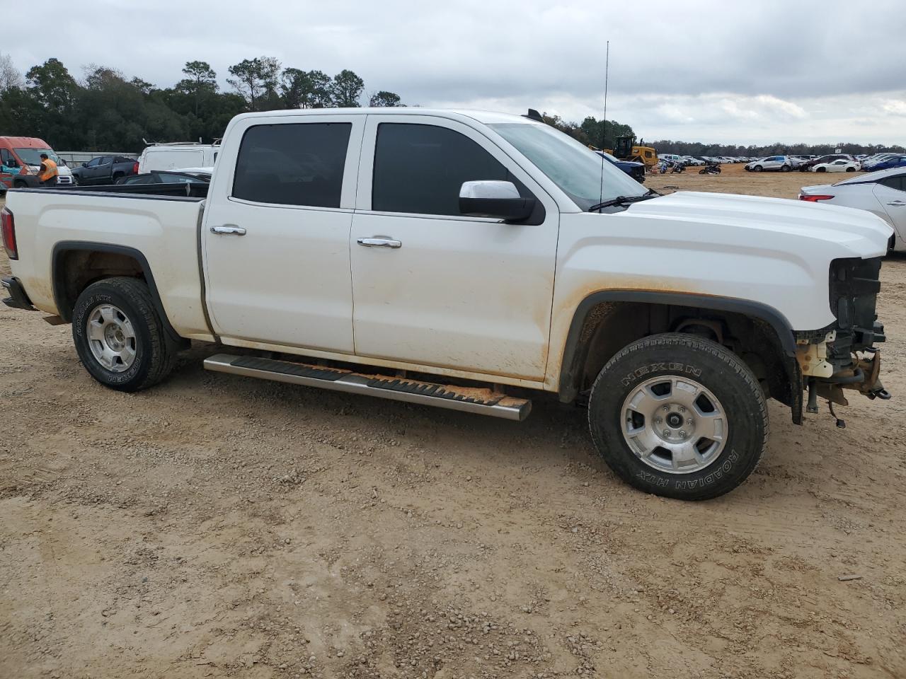 2018 GMC Sierra - Image 4