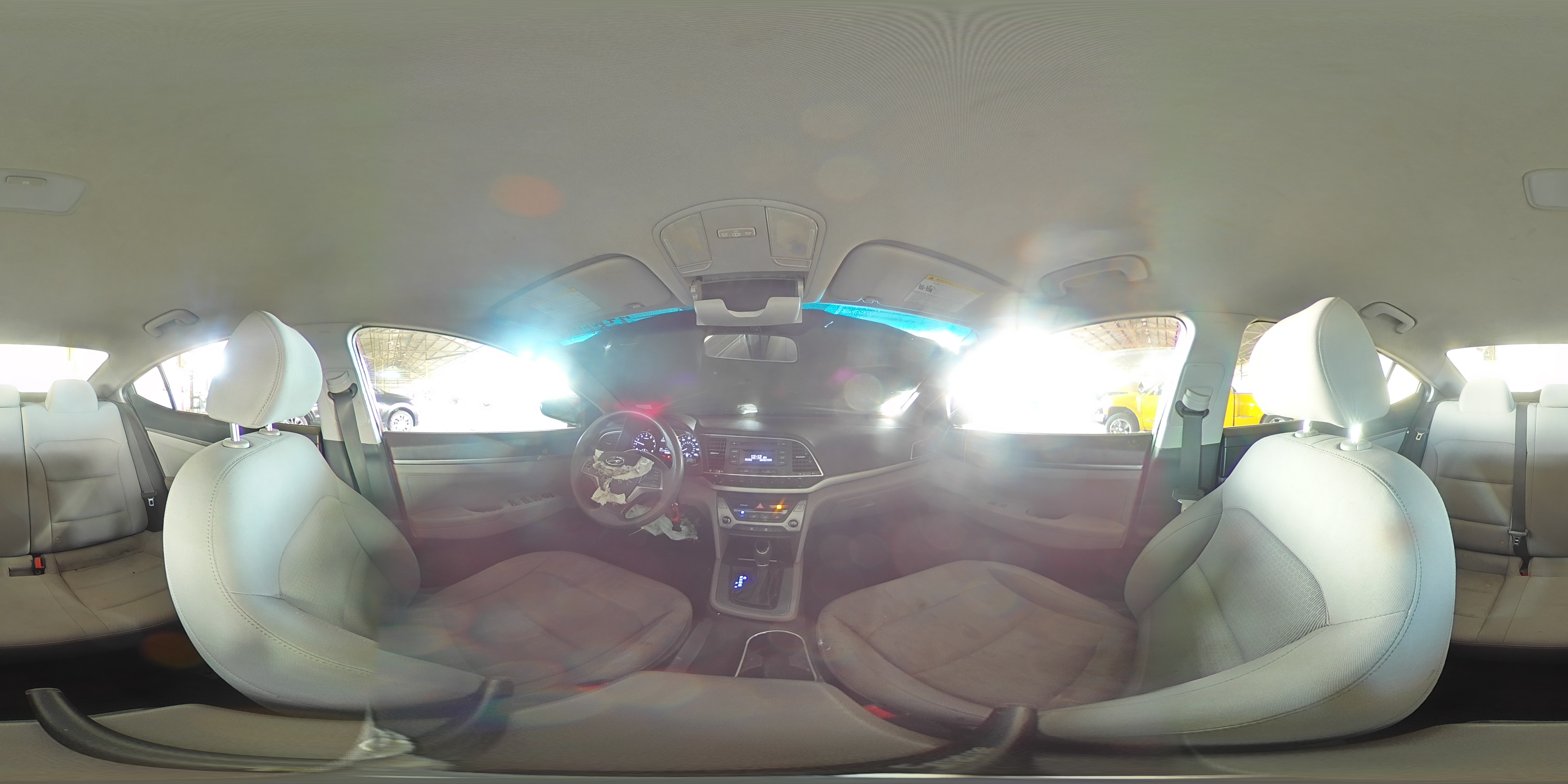2017 Hyundai Elantra - Image 13