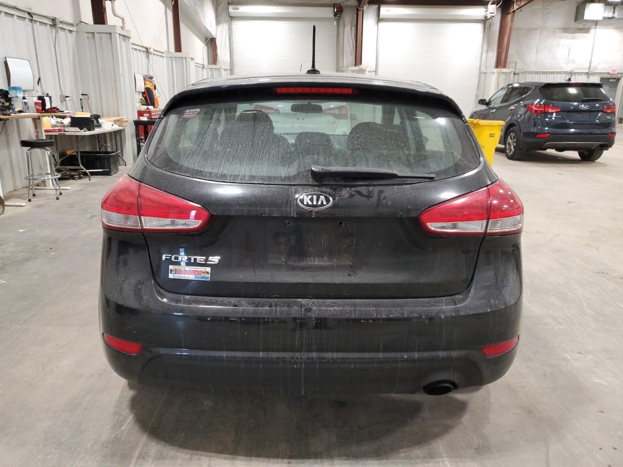 2017 Kia Forte - Image 6