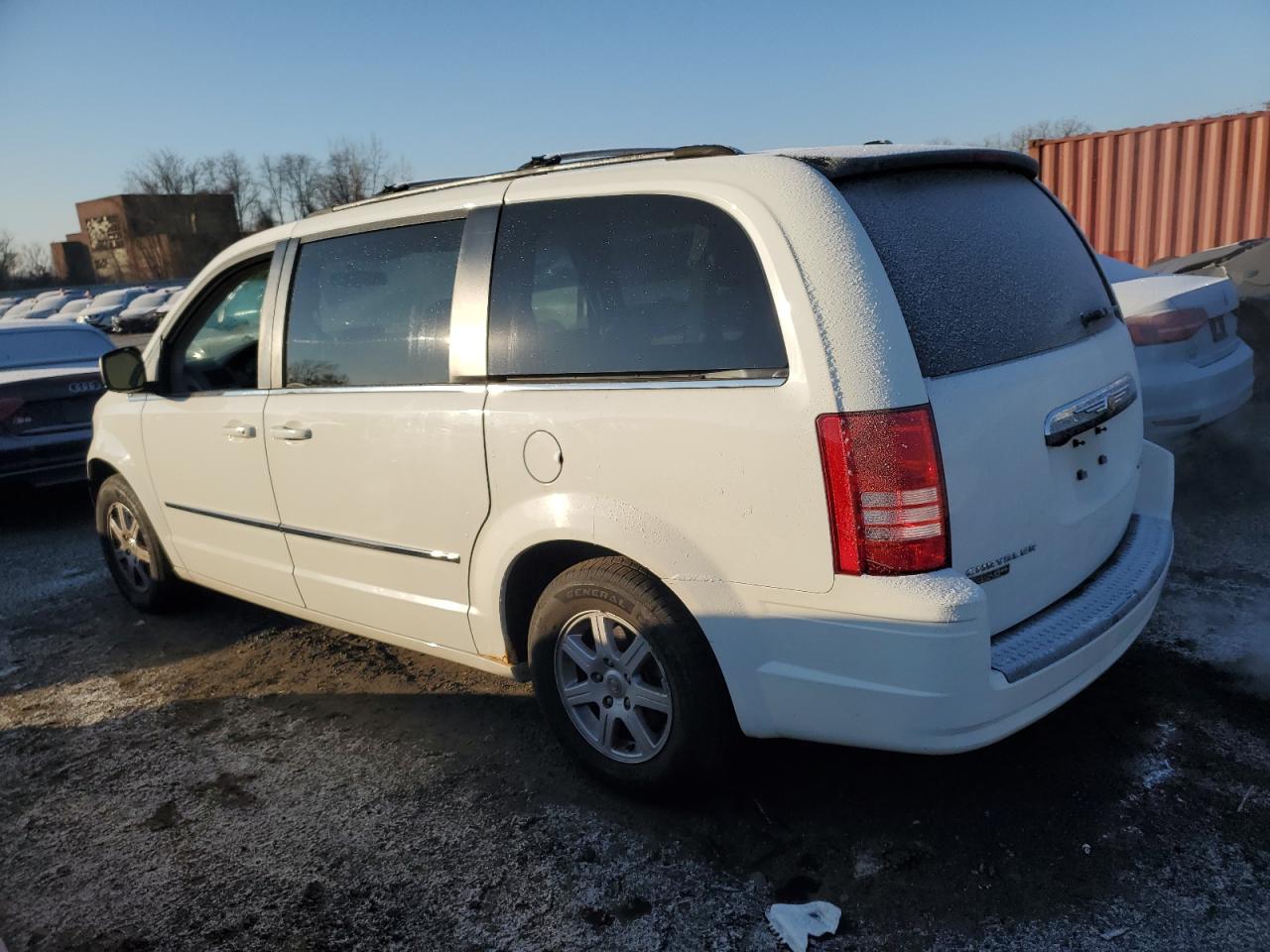 2010 Chrysler Town & Country - Image 2