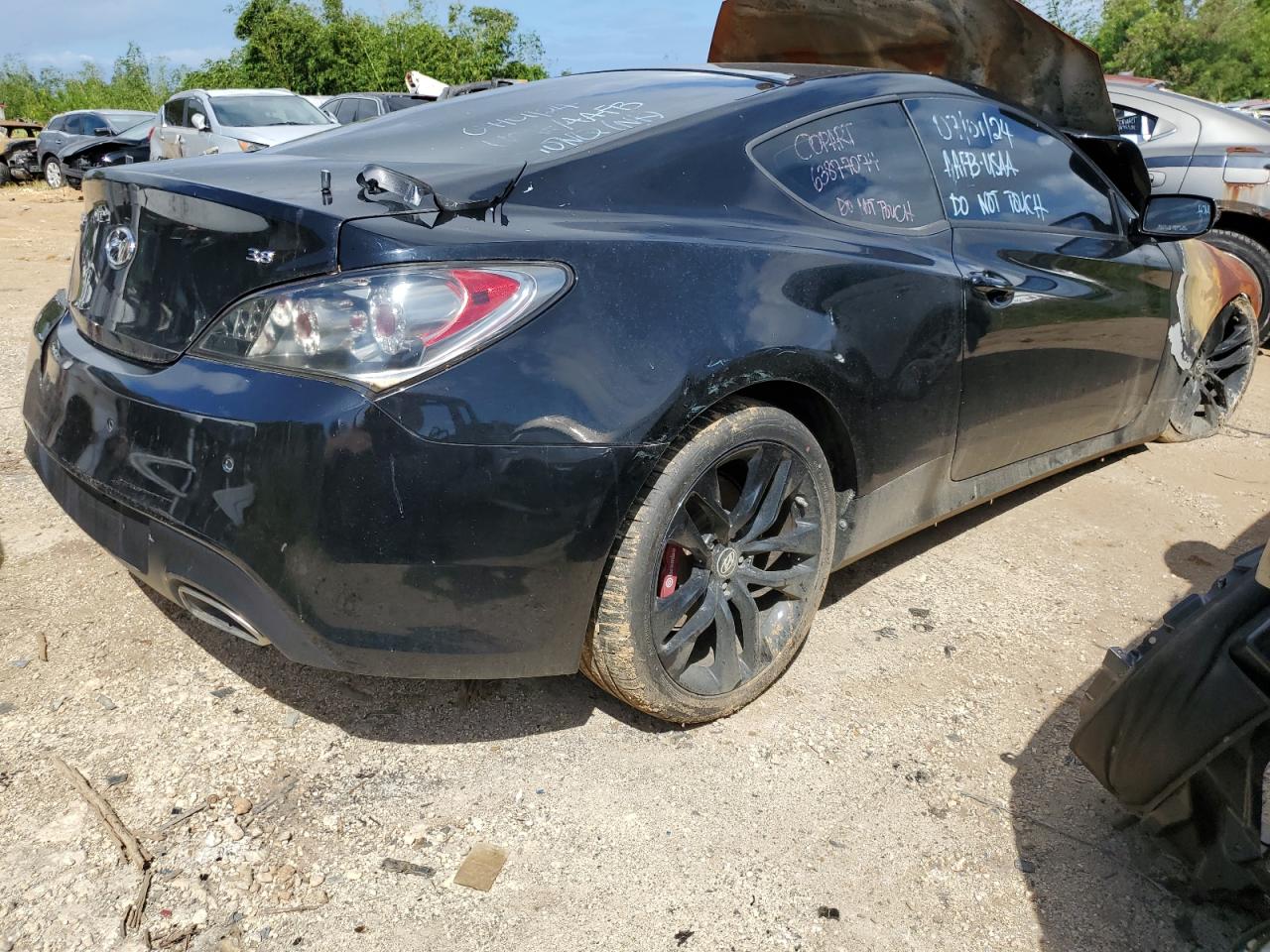 2013 Hyundai Genesis - Image 3