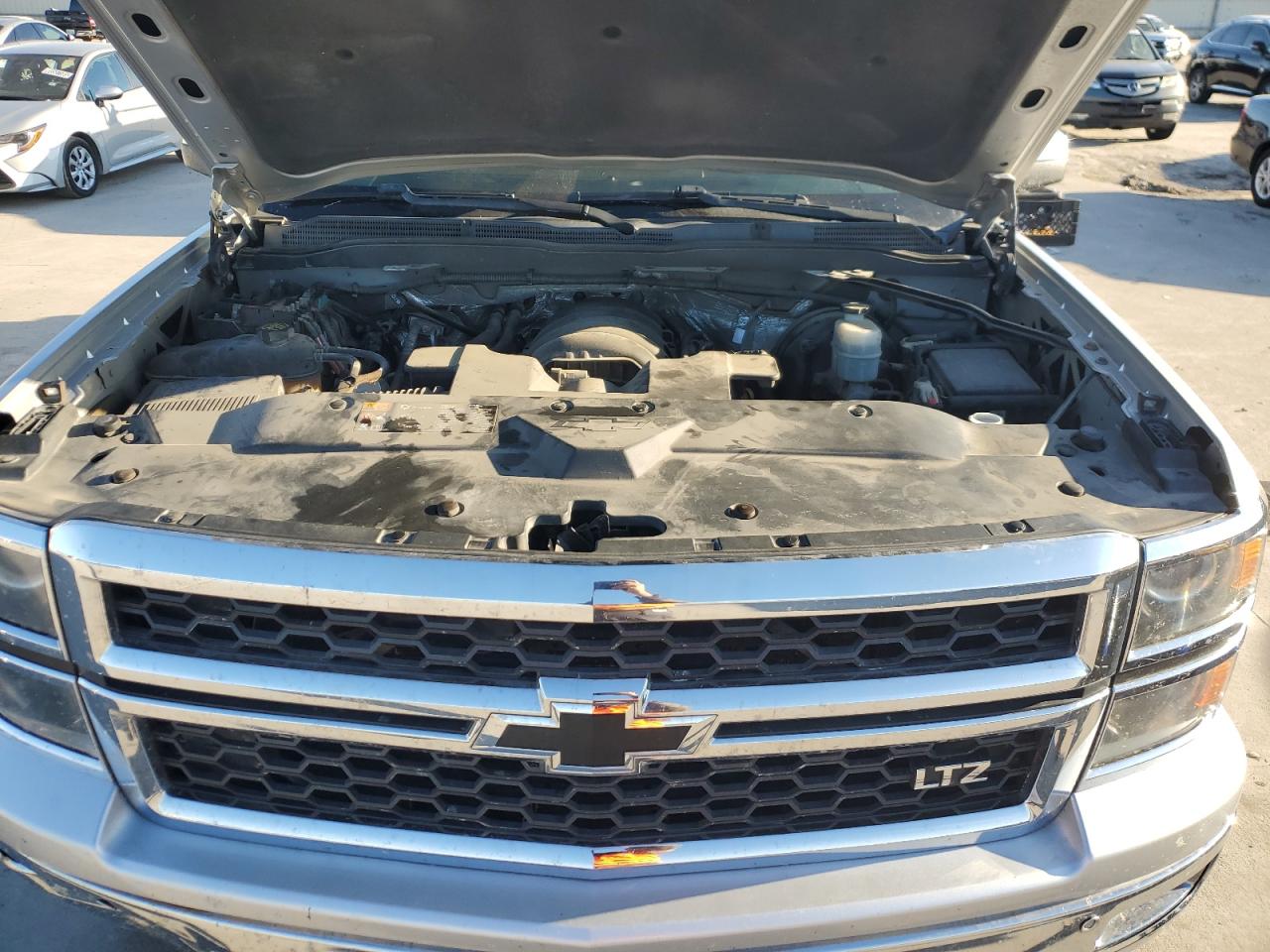 2014 Chevrolet Silverado - Image 11