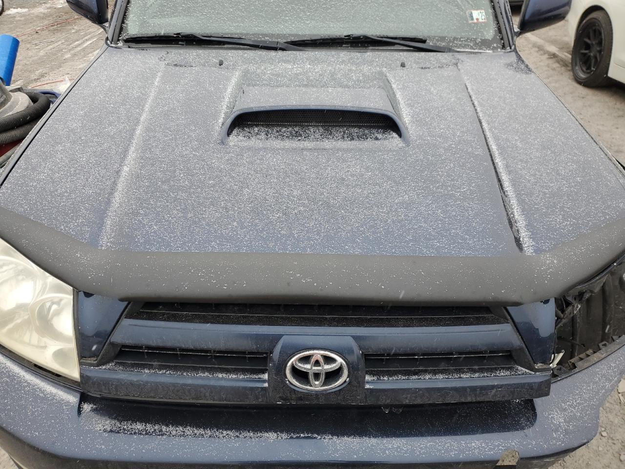 2005 Toyota 4Runner - Image 12