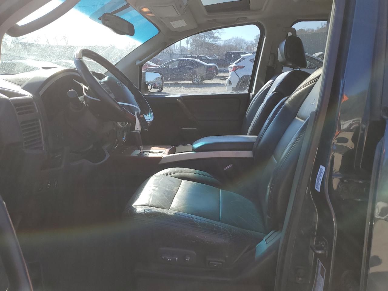 2005 Infiniti QX56 - Image 7