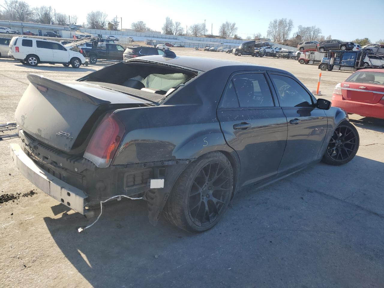 2016 Chrysler 300 - Image 3