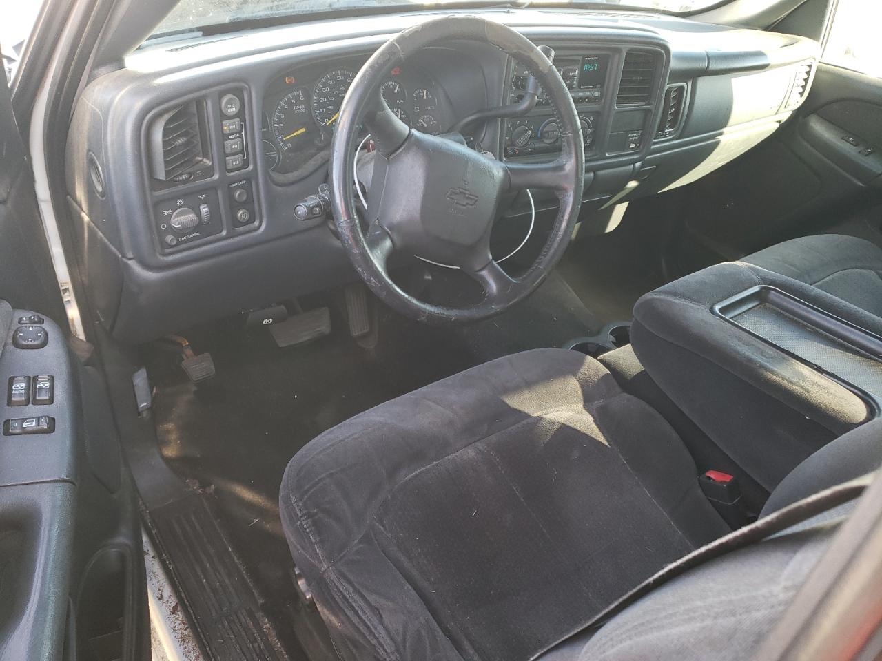 2001 Chevrolet Silverado - Image 8