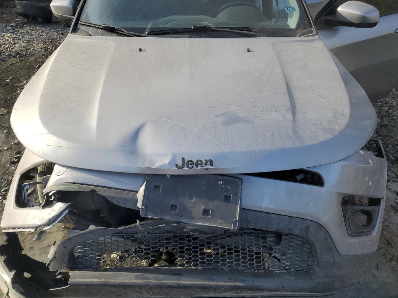 2018 Jeep Compass - Image 12
