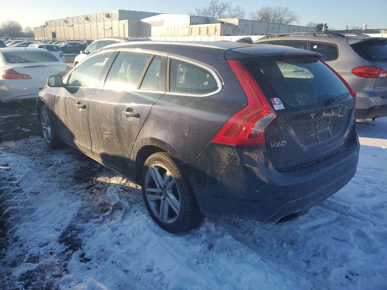 VIN YV1612SK8F1269717 2015 VOLVO V60 no.2