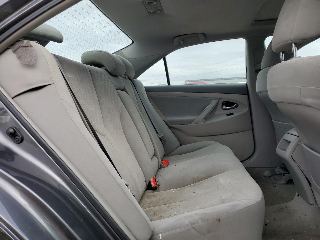 2009 Toyota Camry - Image 10