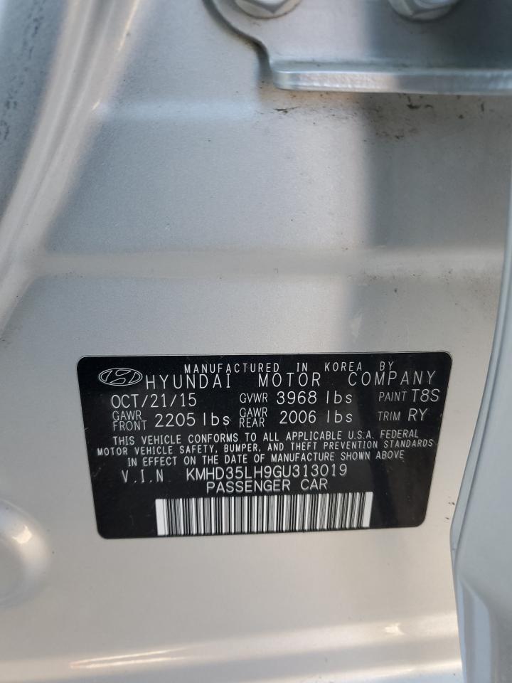 2016 Hyundai Elantra - Image 13