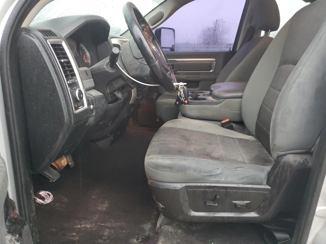 2015 RAM 1500 - Image 7