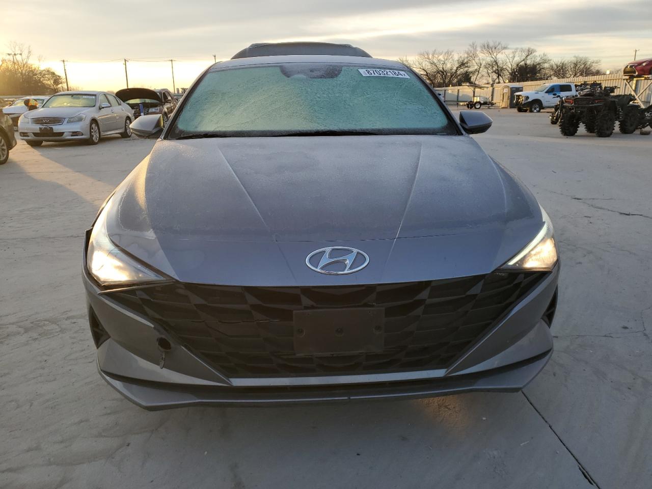 2022 Hyundai Elantra - Image 5