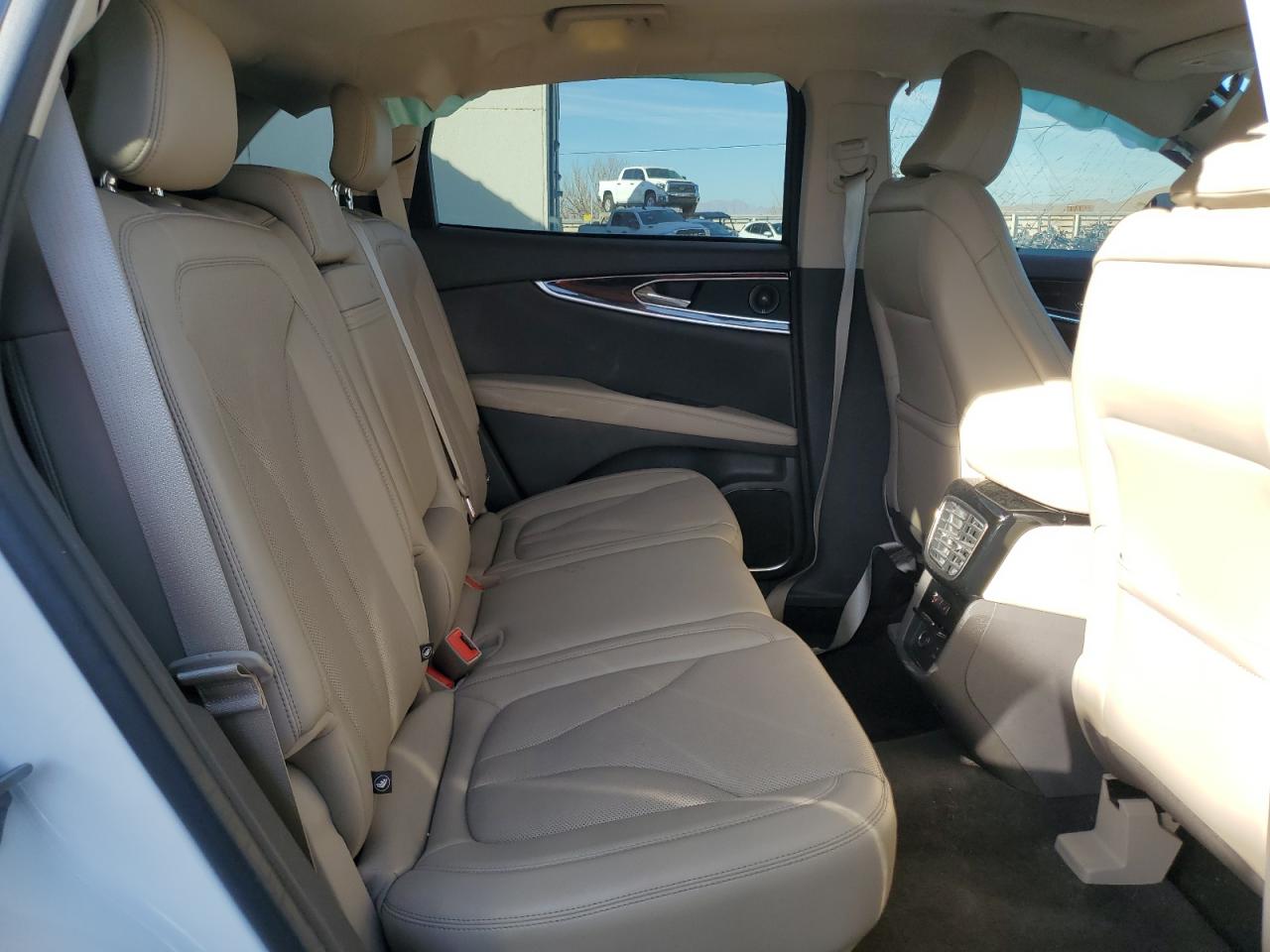 2021 Lincoln Nautilus - Image 11