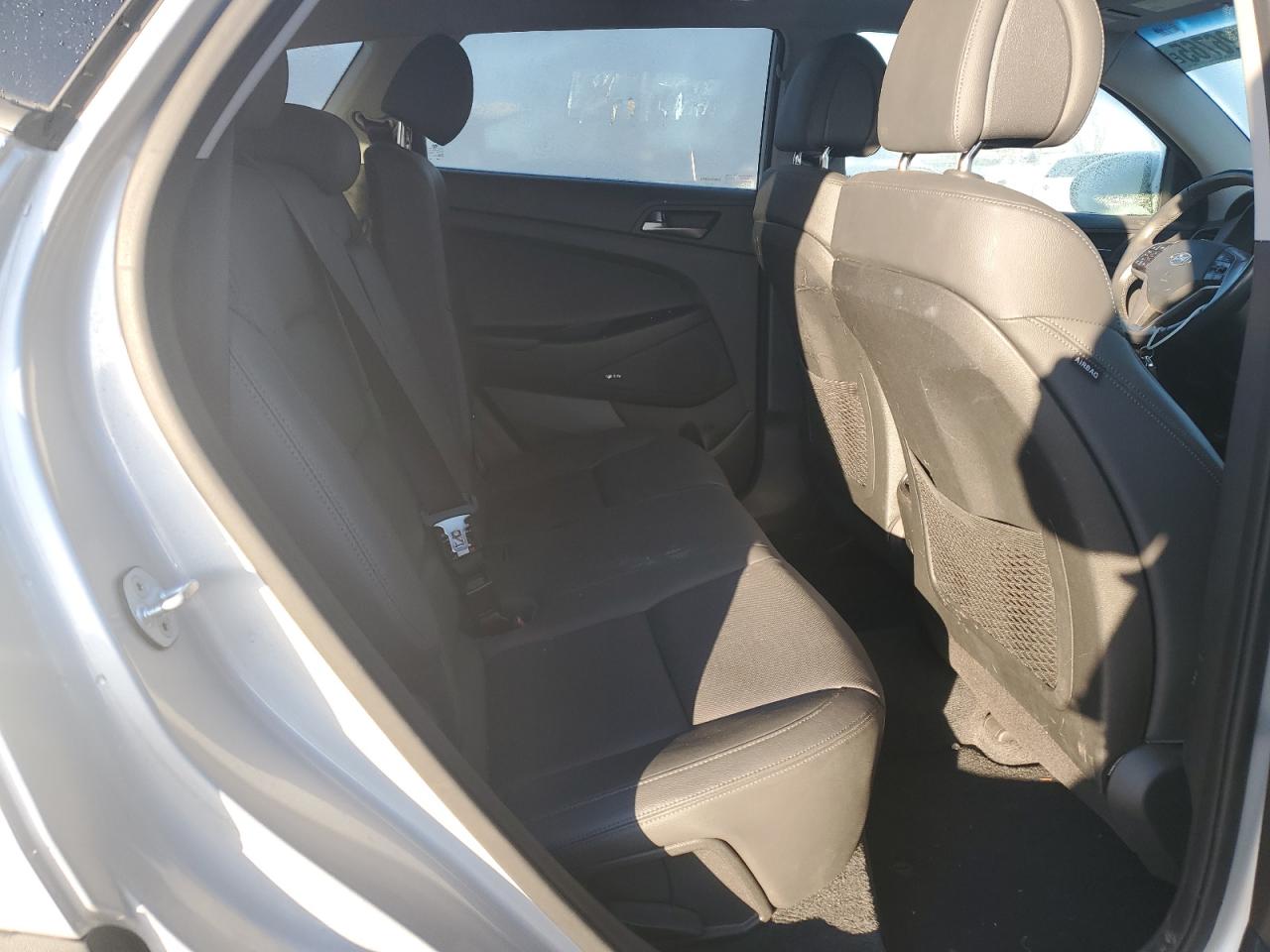 2017 Hyundai Tucson - Image 11