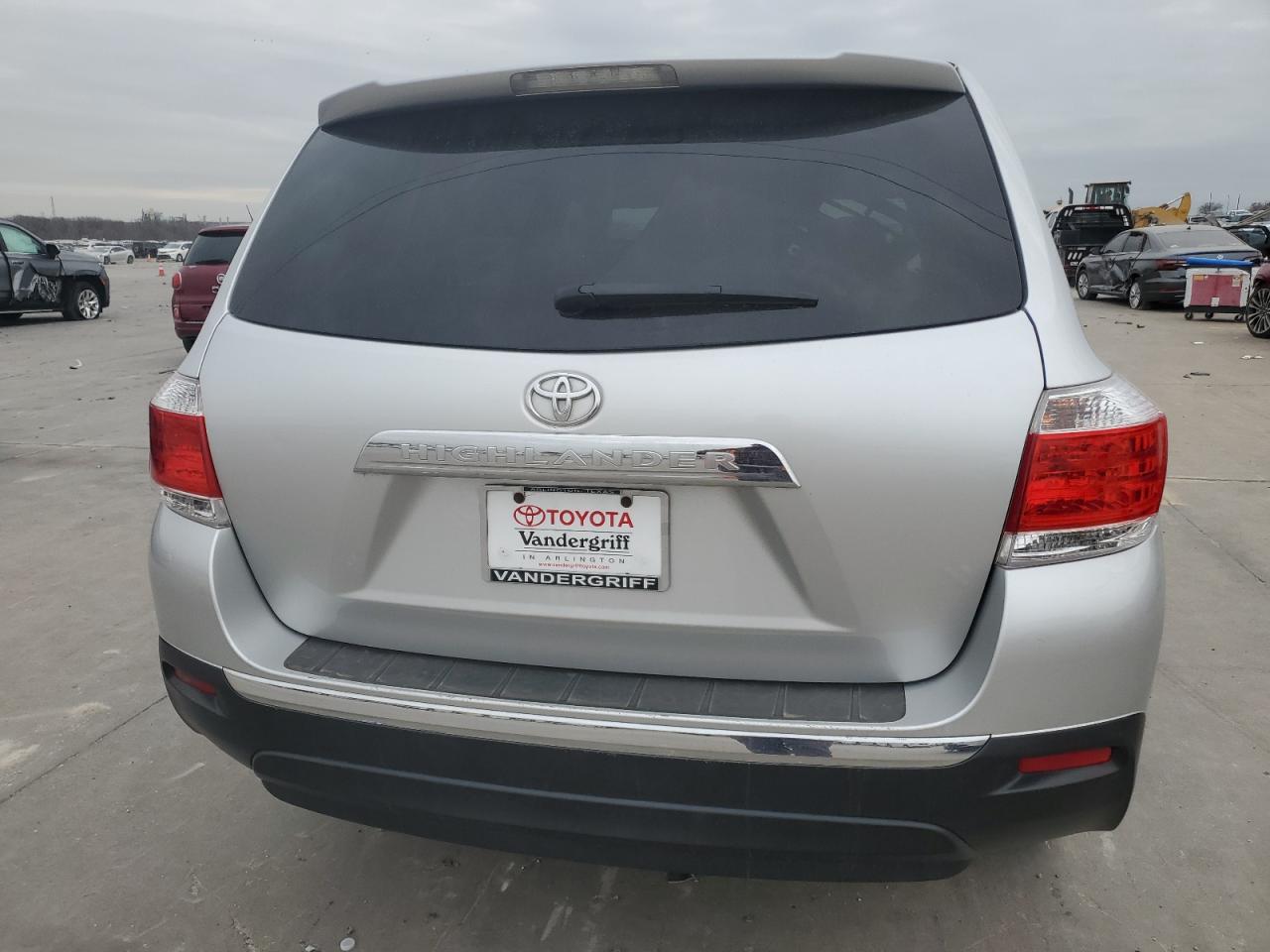 2011 Toyota Highlander - Image 6