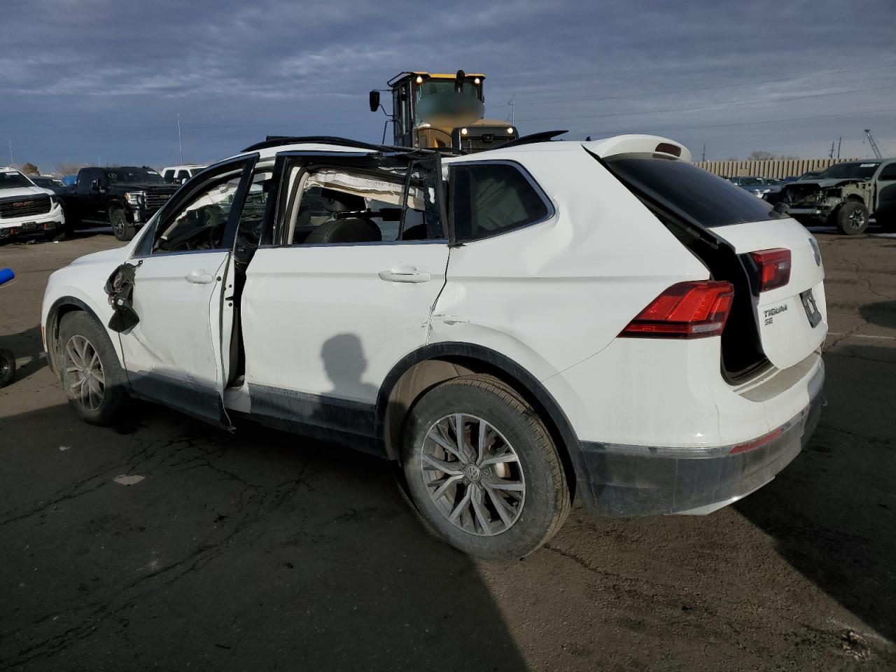 2018 Volkswagen Tiguan - Image 2